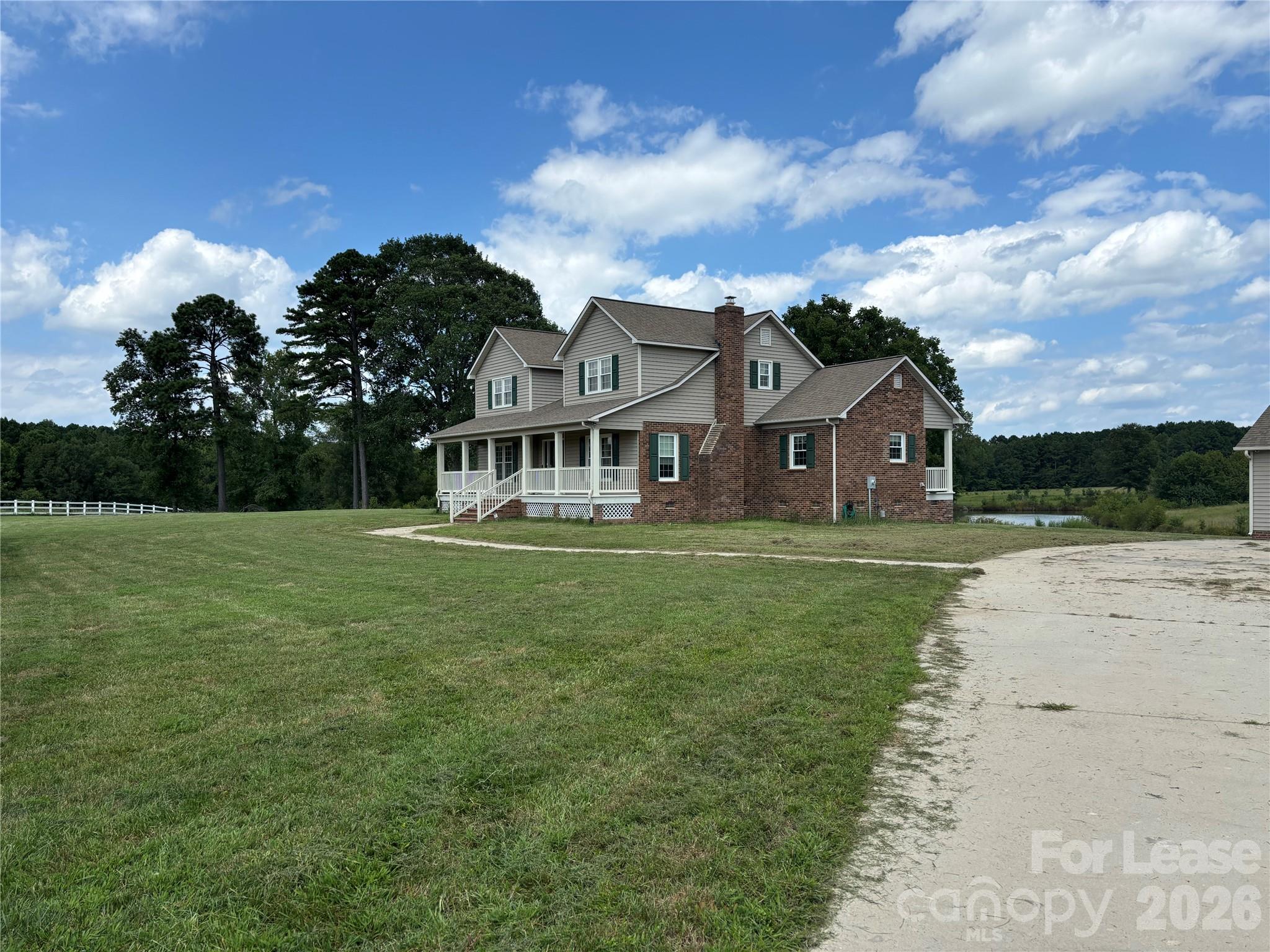 2417 Lynwood Drive — photo
