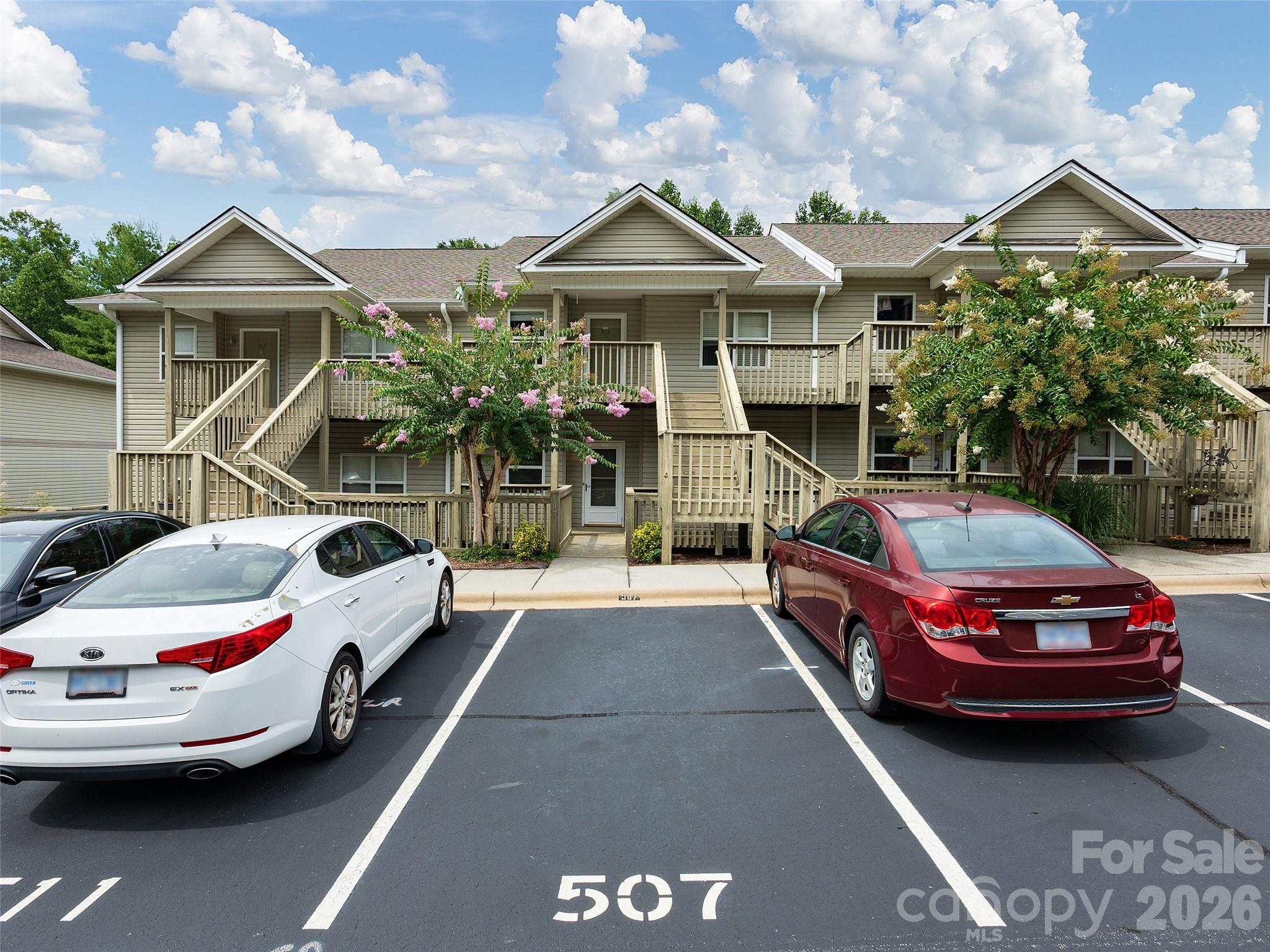 507 Carlyle Way — photo
