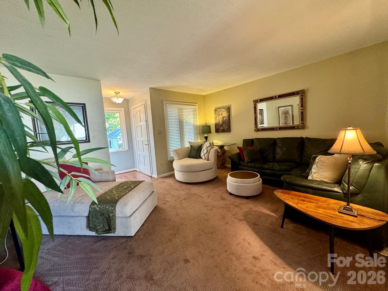 1905 Meadowlark Lane 32 — photo