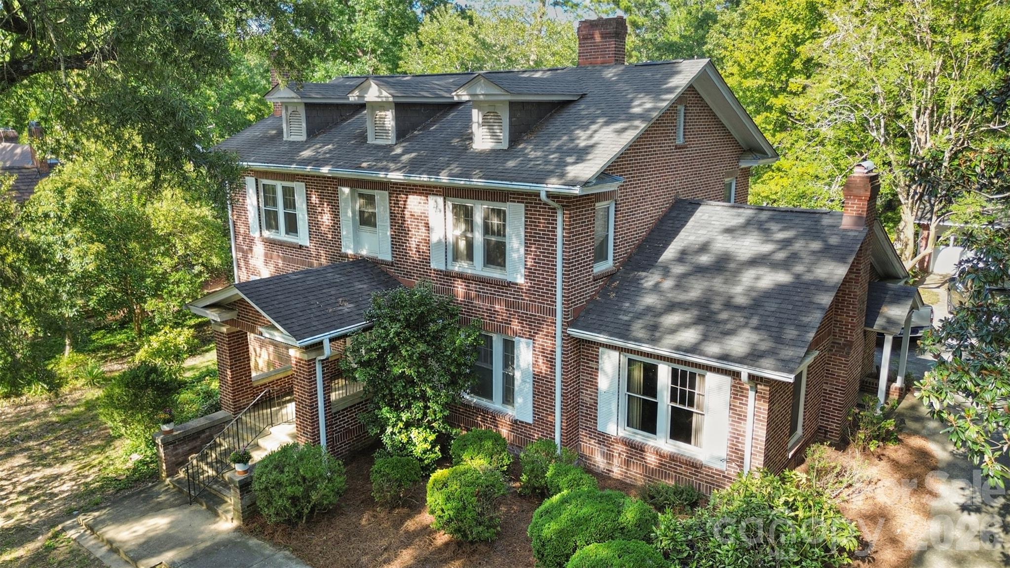 413 S Elm Street — photo