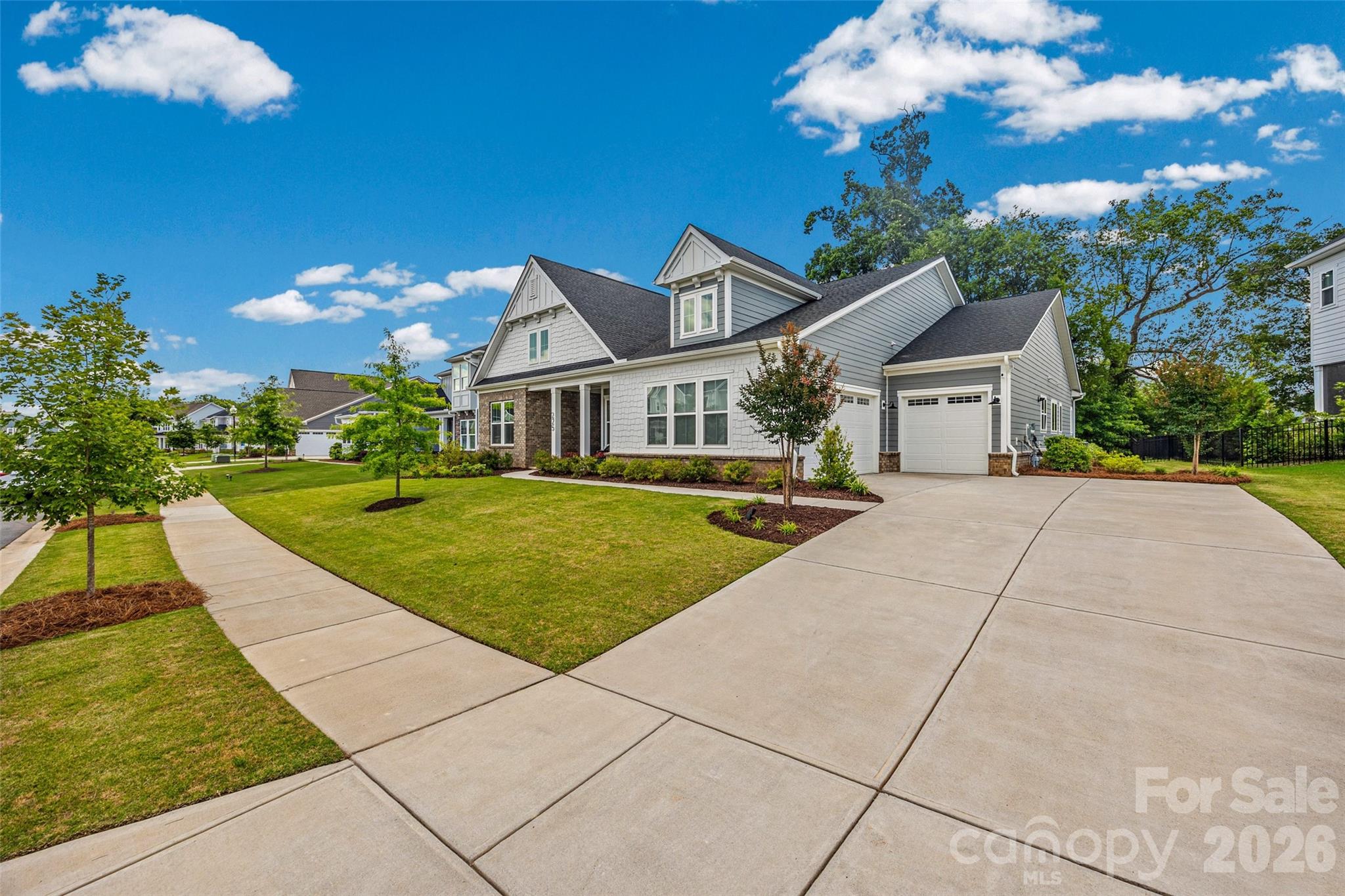 225 Lanyard Lane — photo