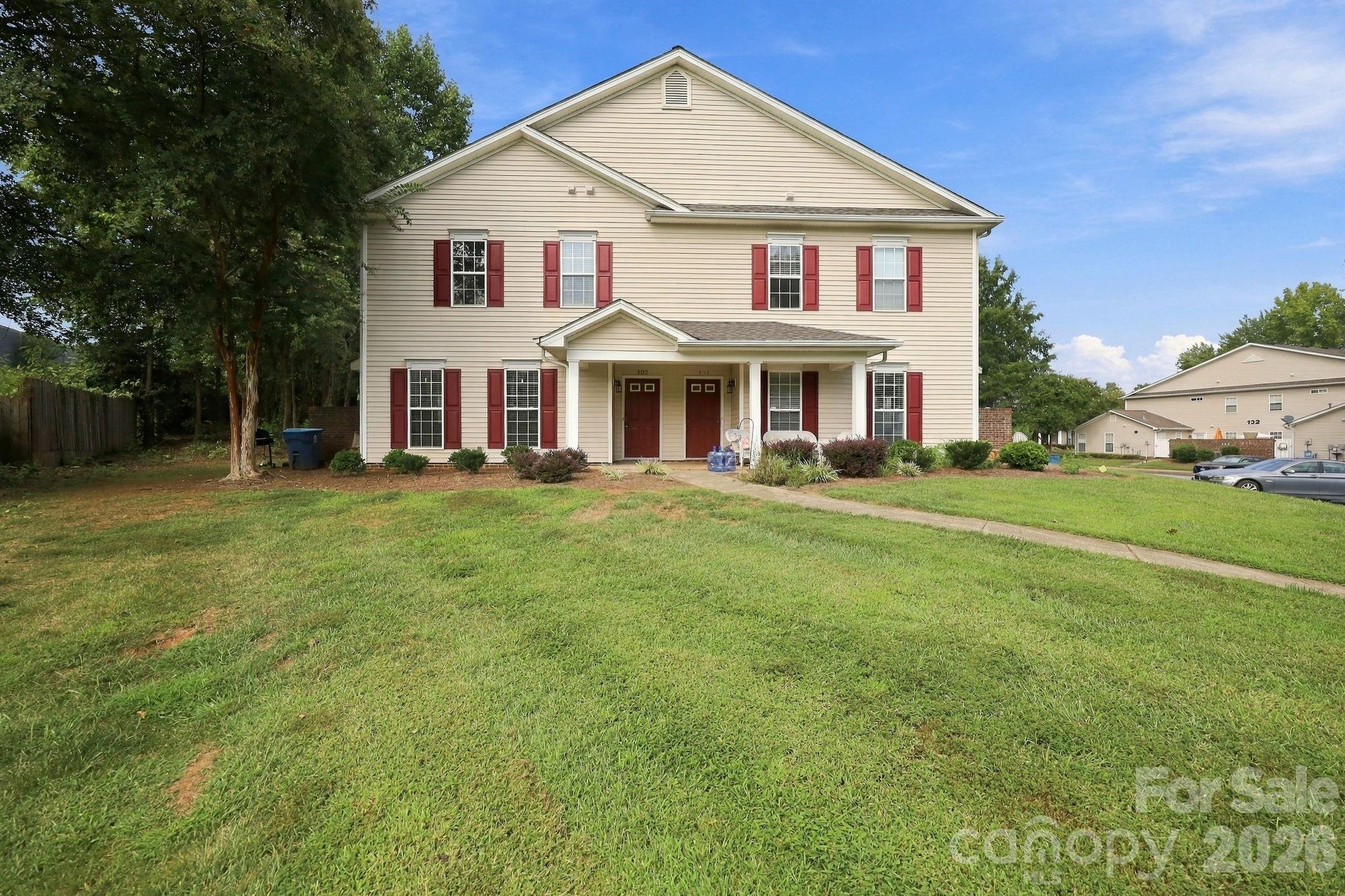 127 Pinewood Lane 103 — photo