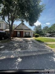 1504 Sylvia Court — photo