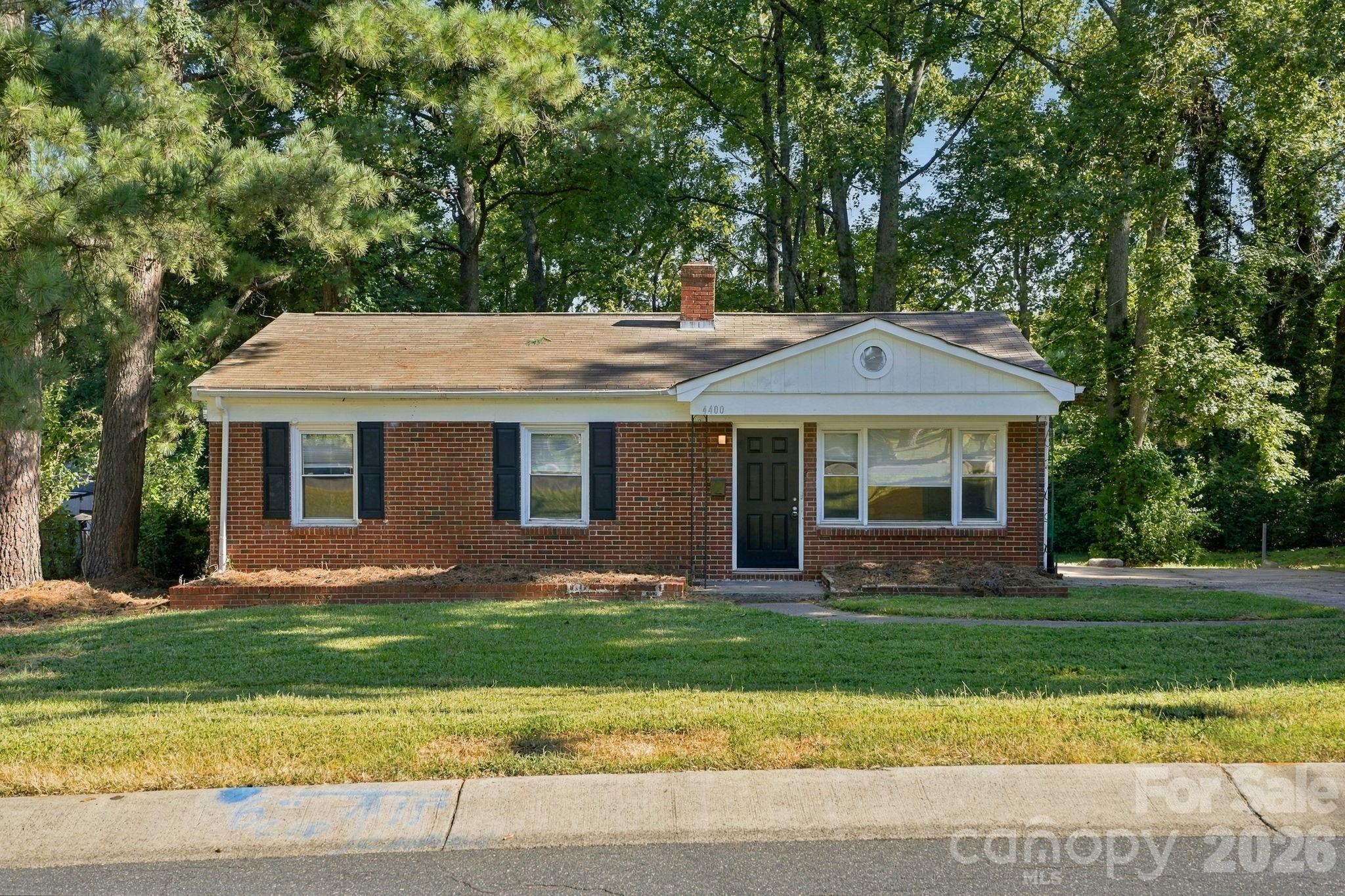 4400 Welling Avenue — photo