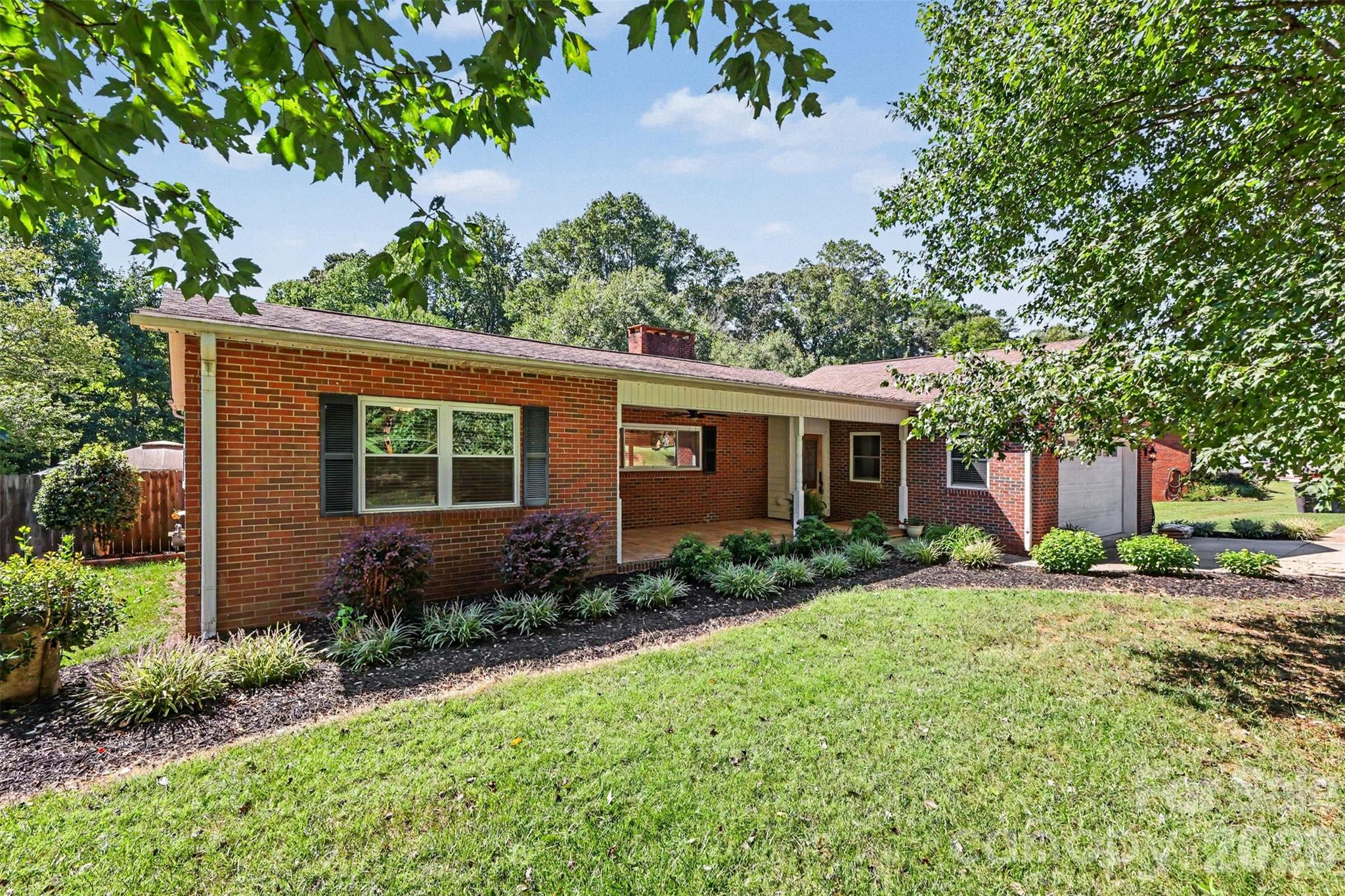 827 Ferndale Drive — photo