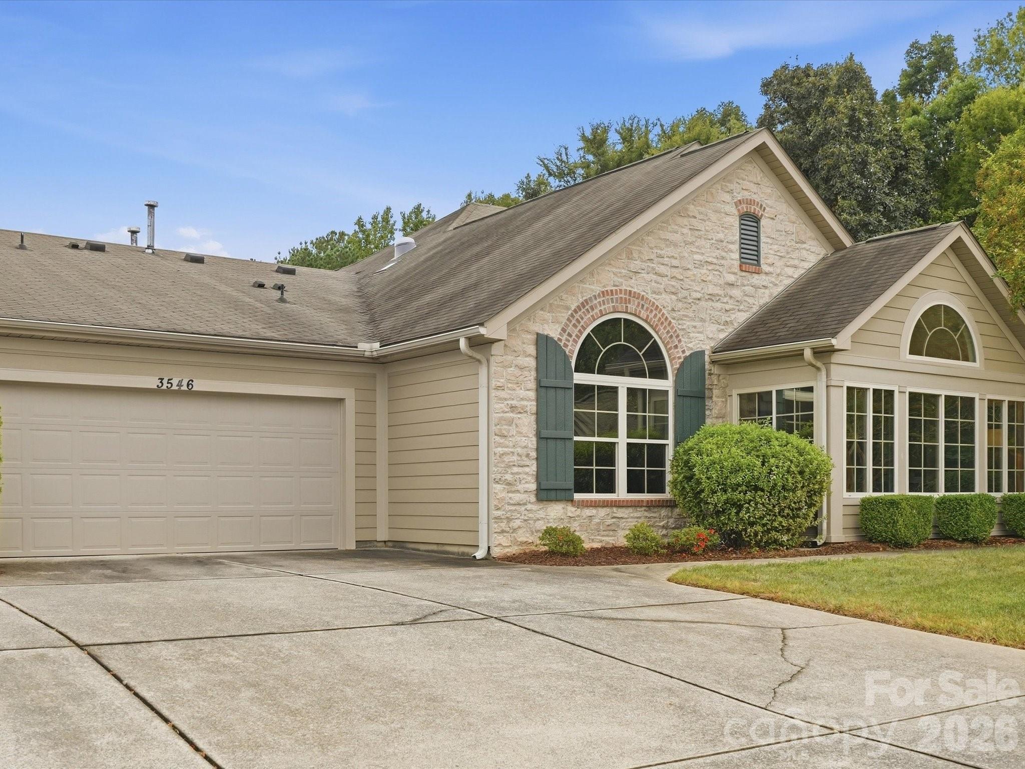 3546 S Bank Court — photo
