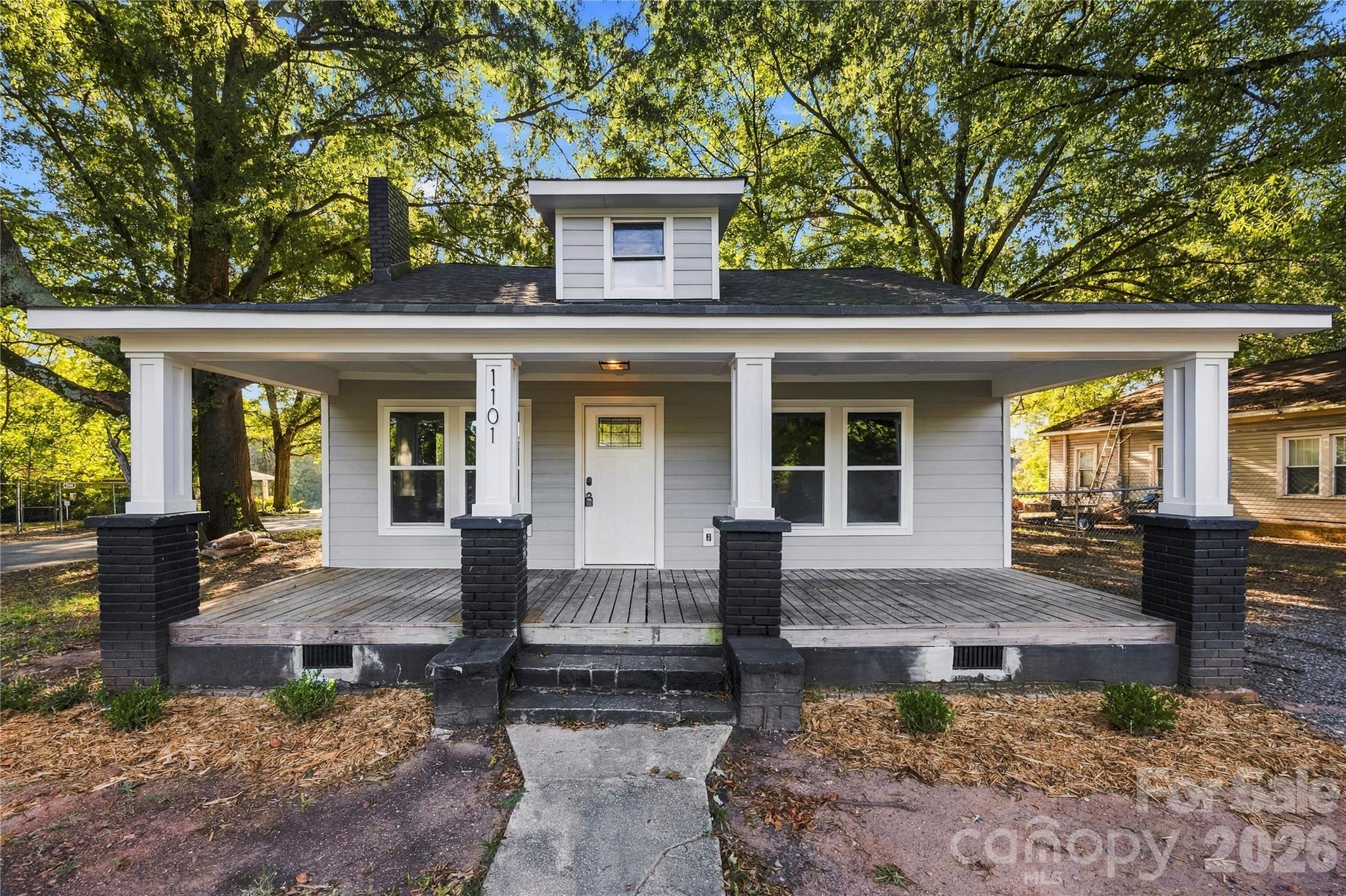 1101 Opal Street — photo