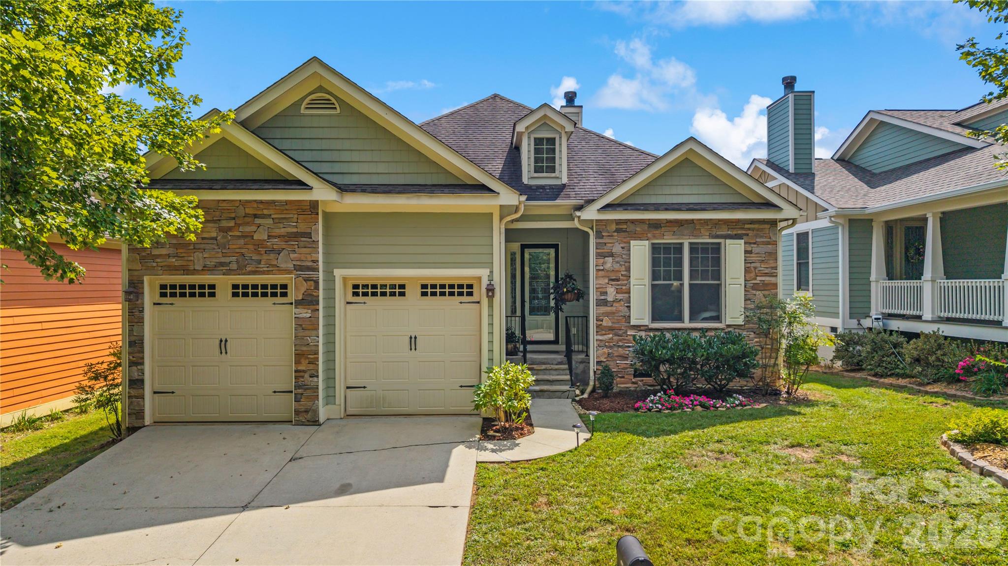 27 Dreambird Drive — photo