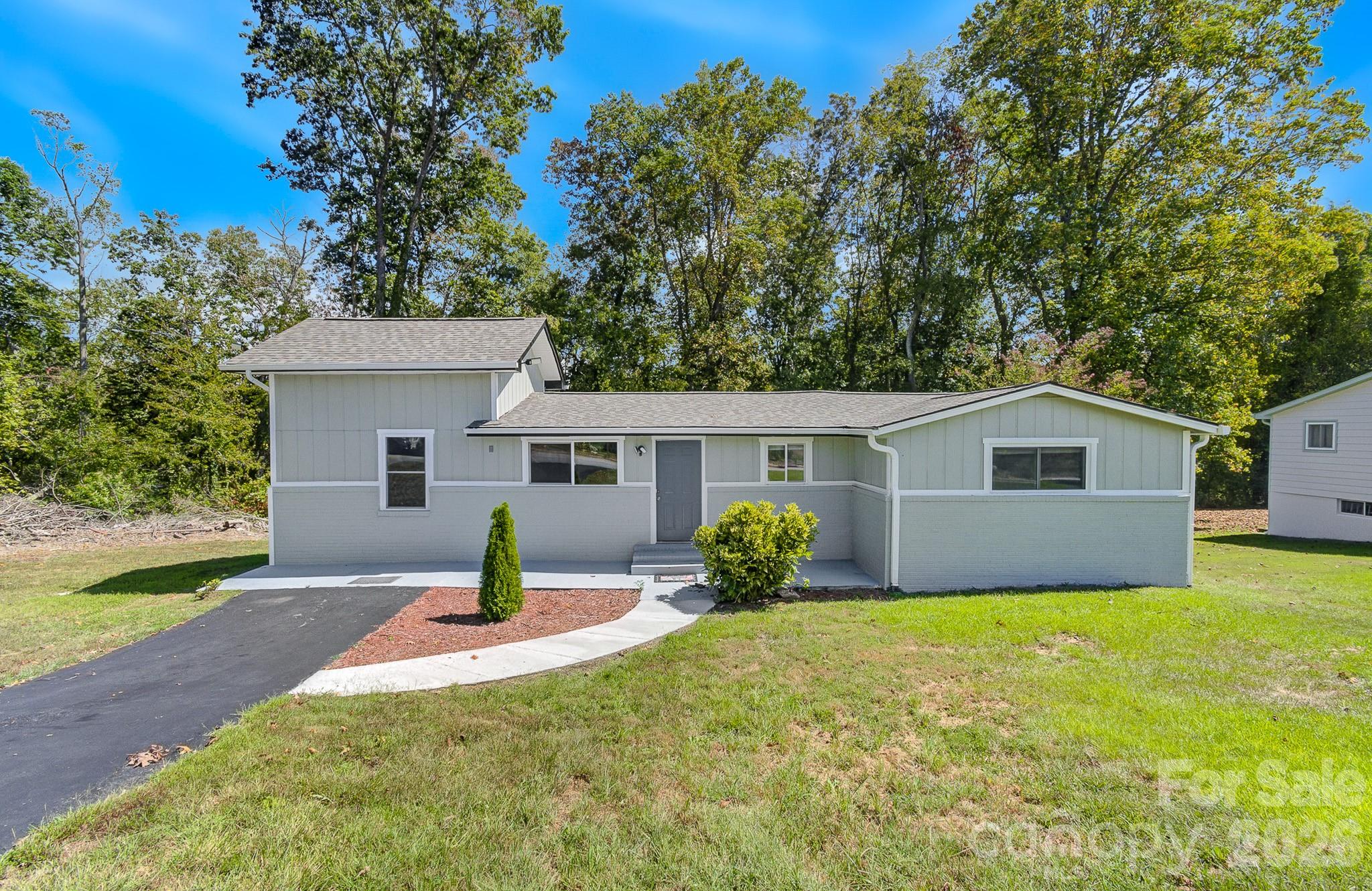 21 Oak Hill Drive — photo