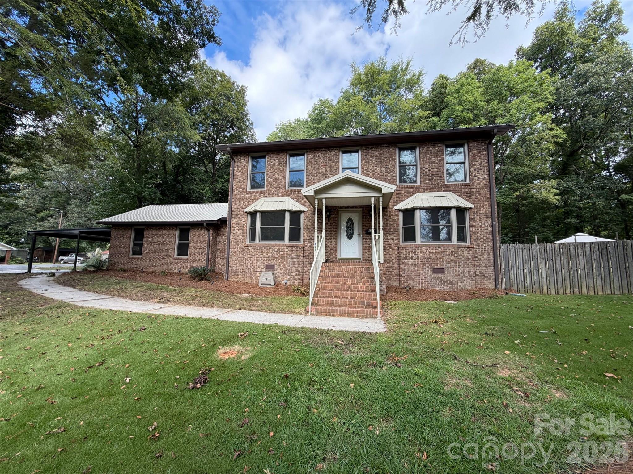 121 Goodman Circle NE — photo
