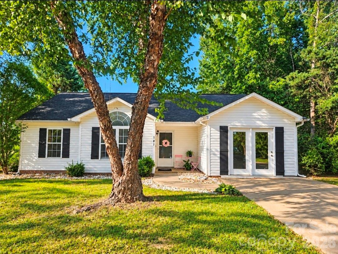 107 E Panther Creek Road — photo