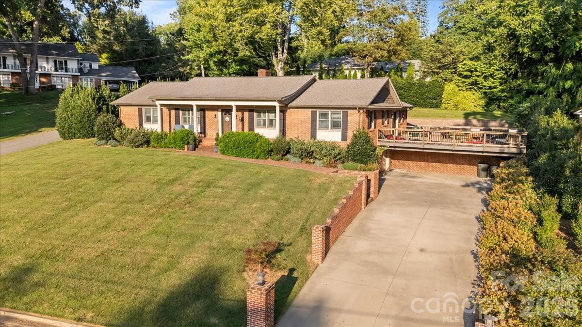 102 Hillside Lane — photo