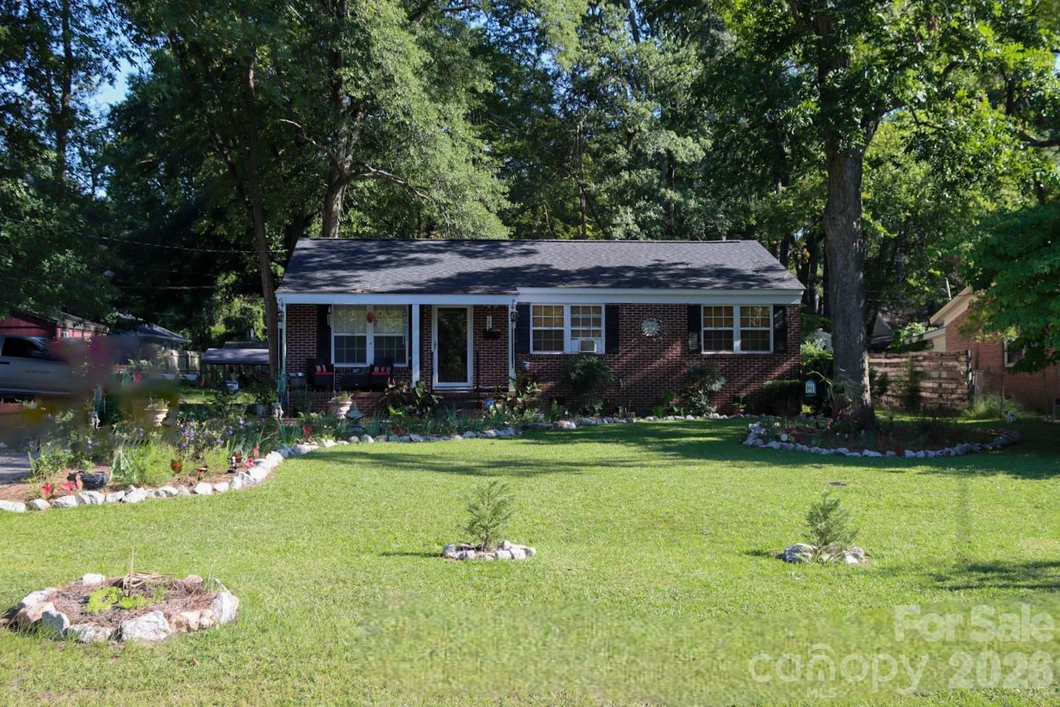 711 Pine Street — photo