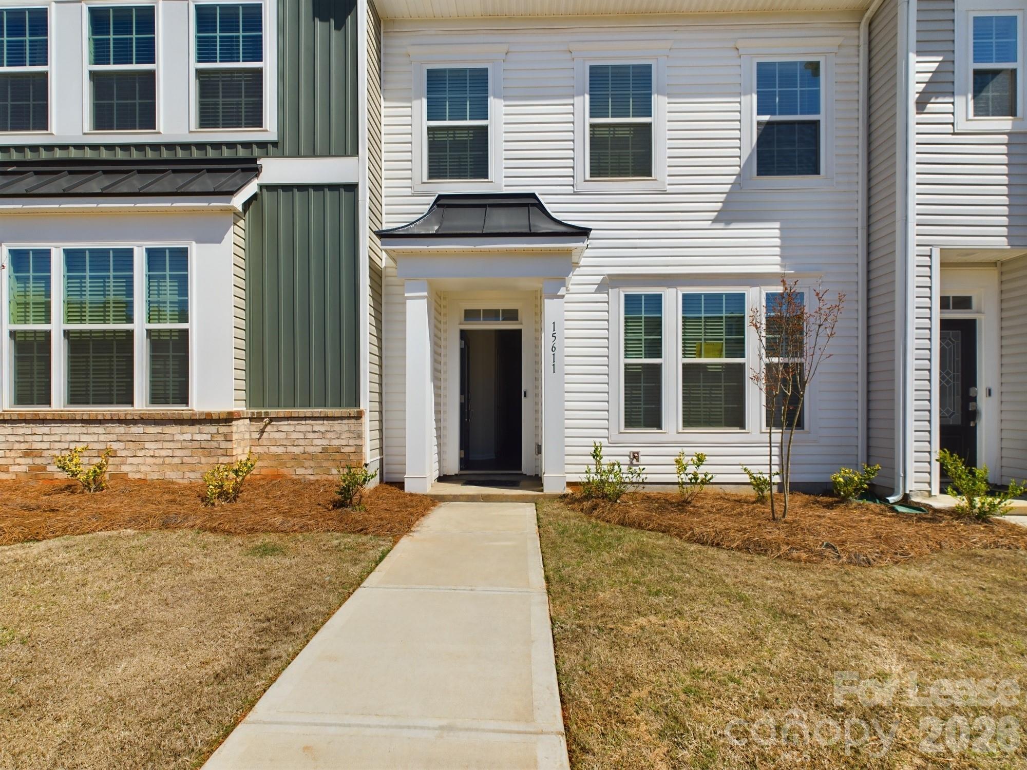 15611 Country House Street — photo