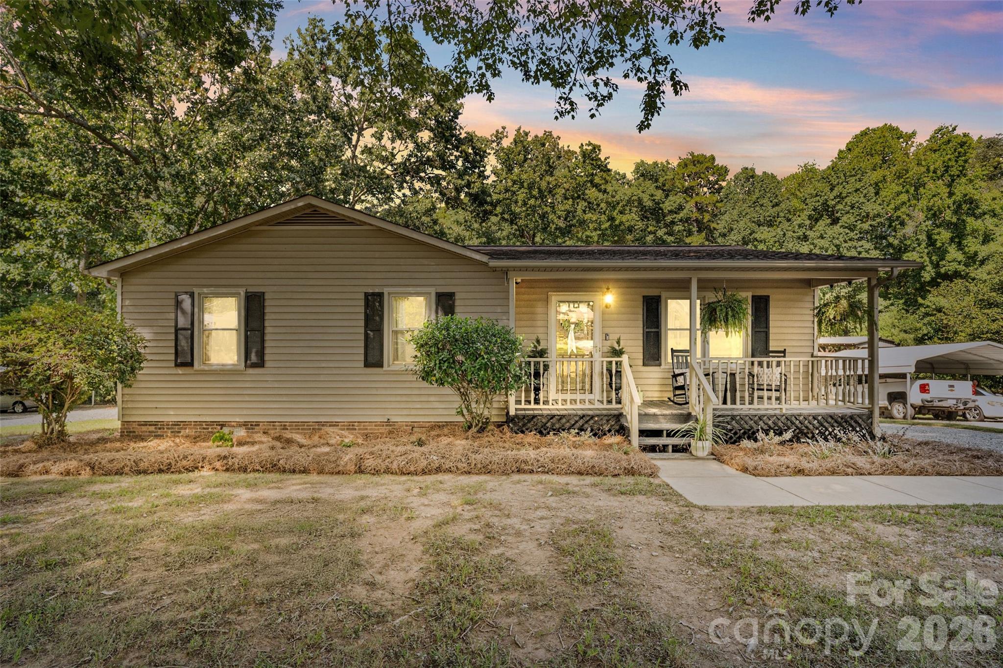 2207 Carter Drive — photo