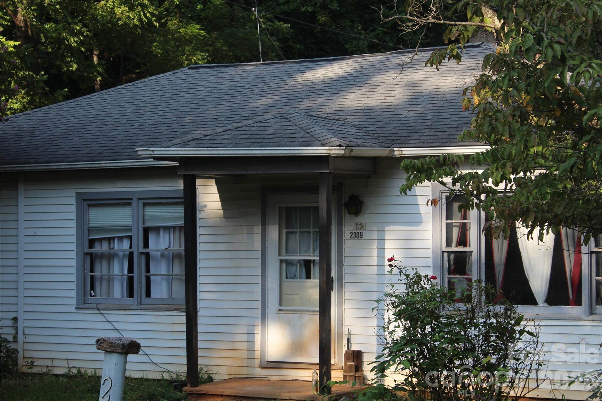 2309 Rainbow Heights Circle — photo