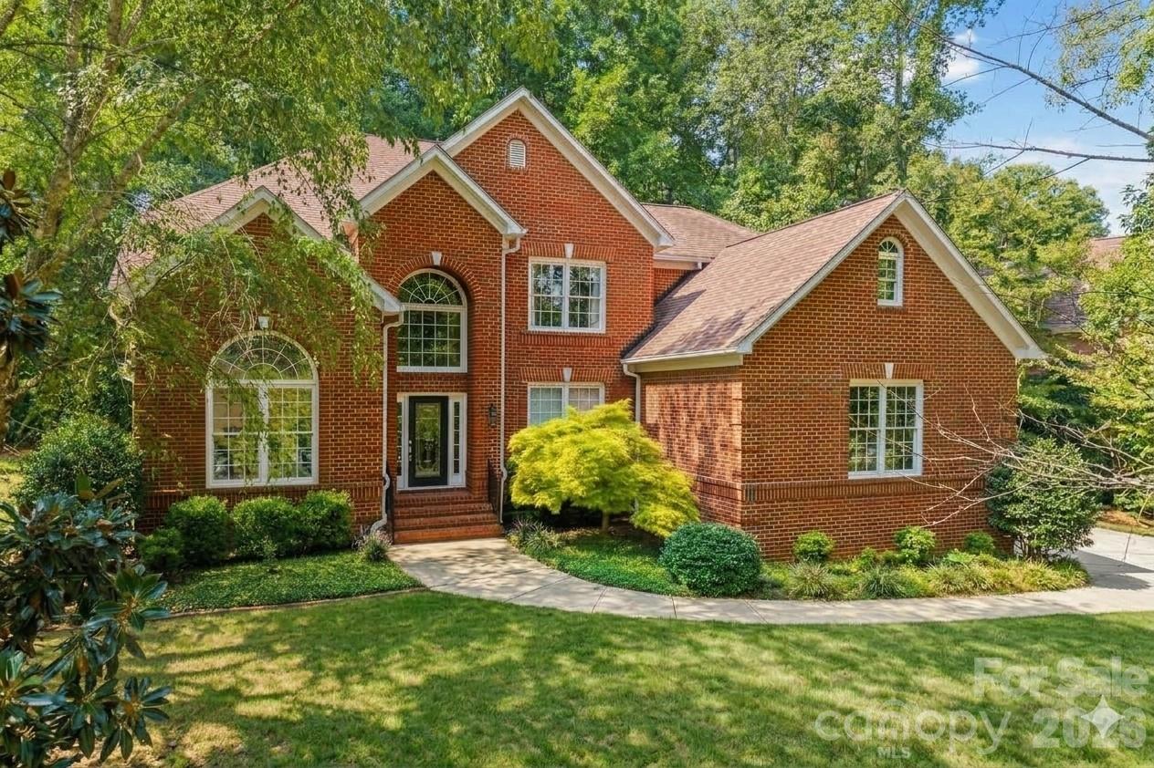 919 Thorn Ridge Lane — photo