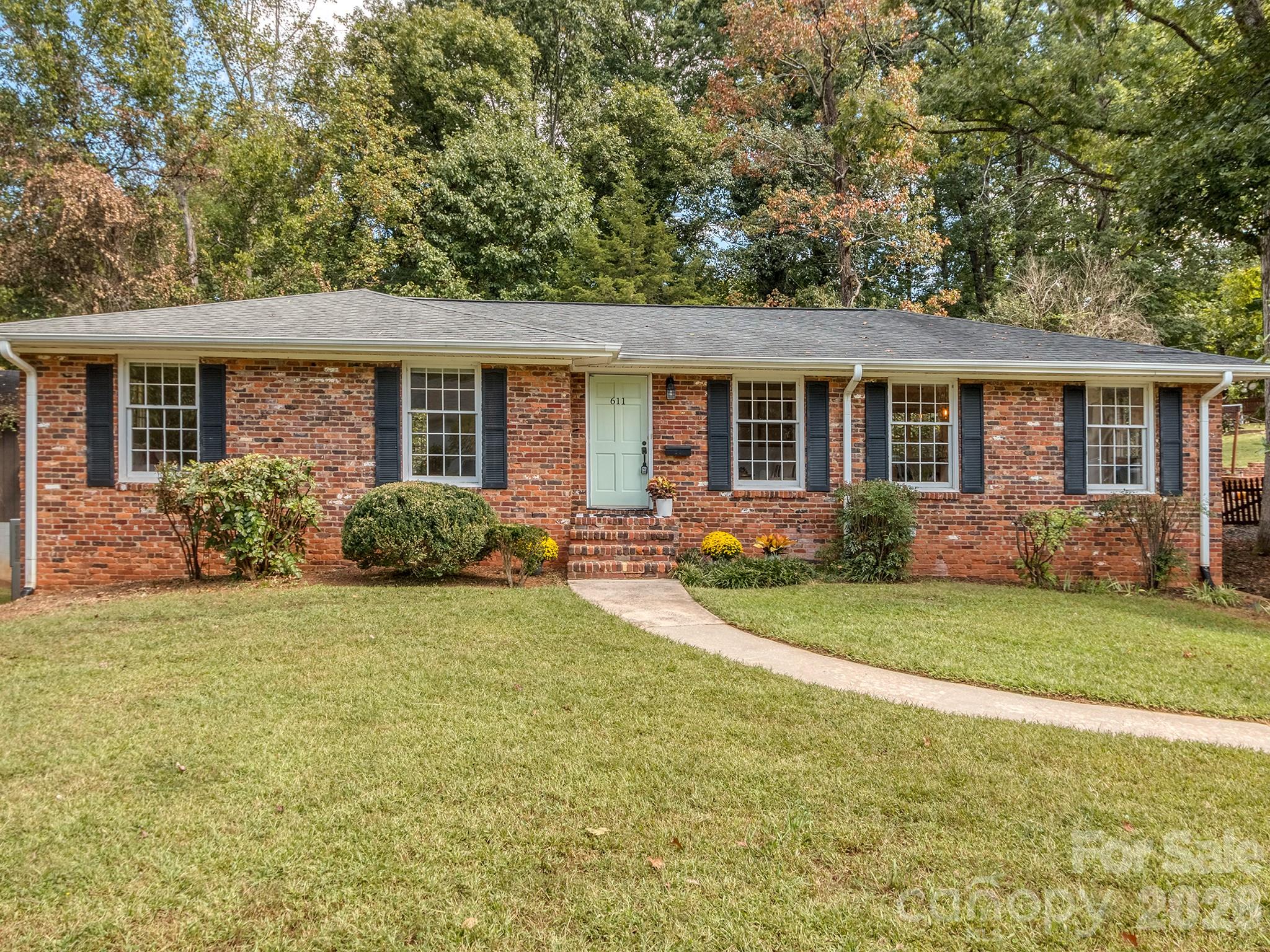 611 Reynolds Drive — photo