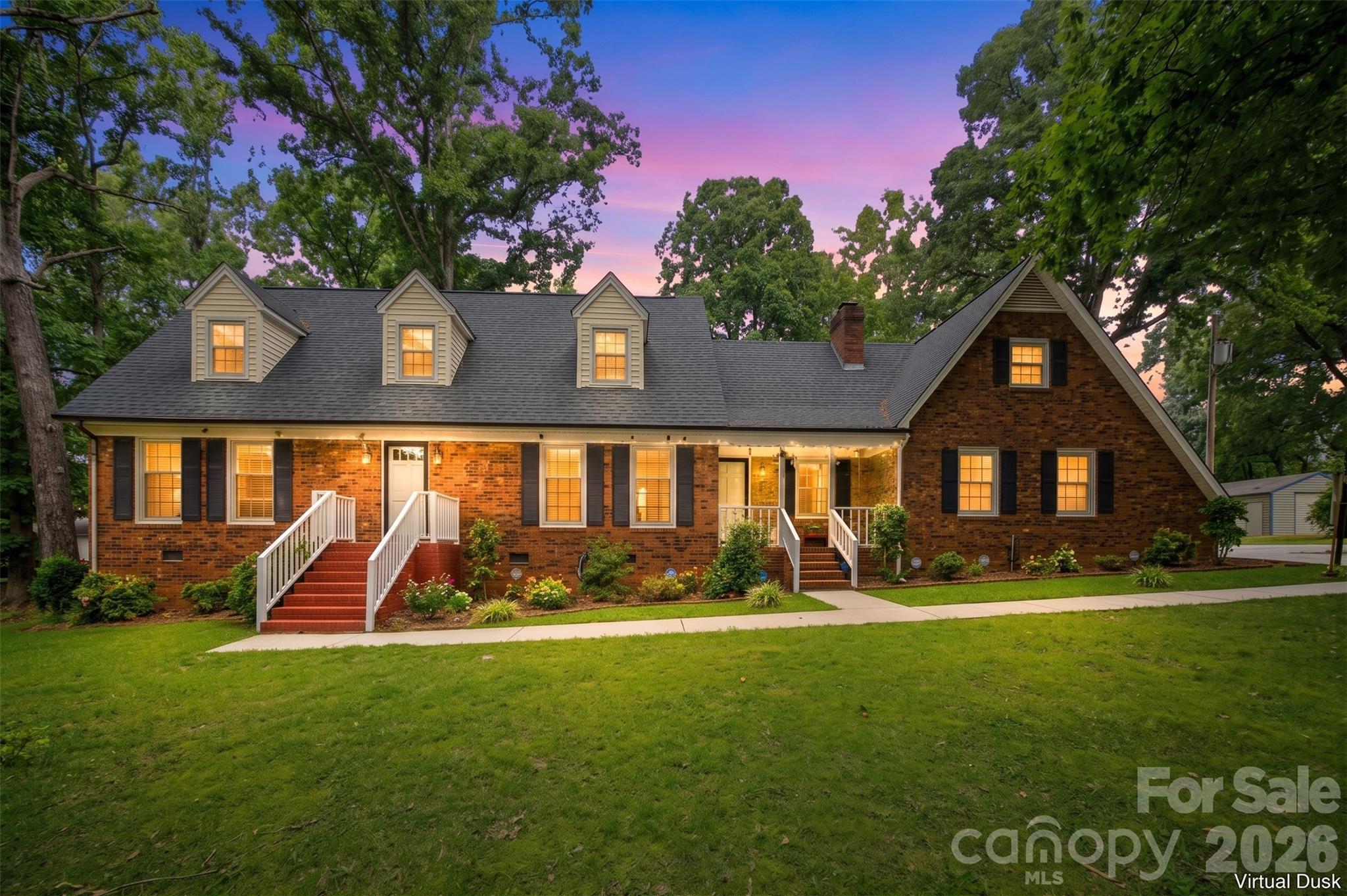 709 Woodside Drive — photo