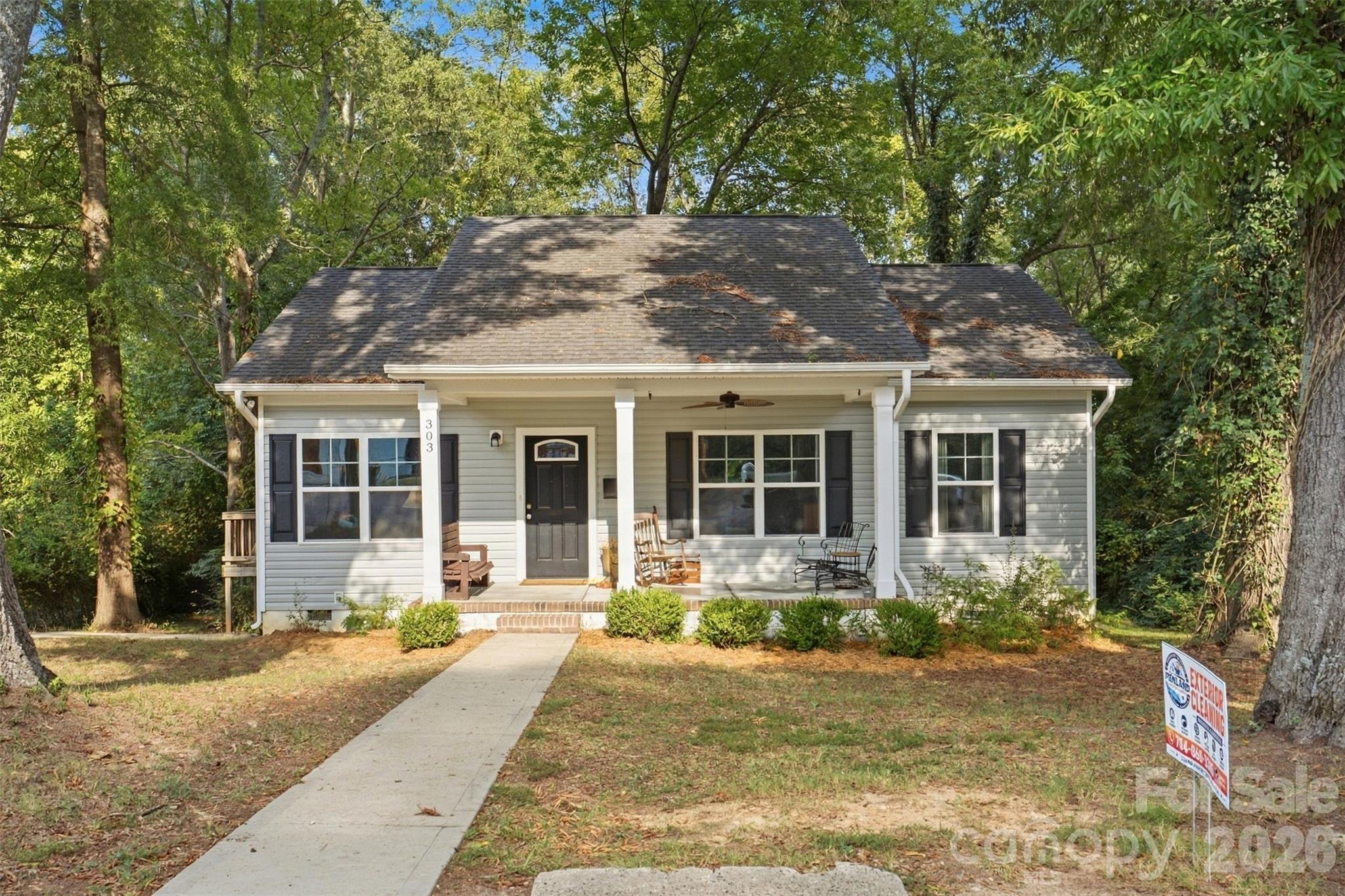 303 S Mountain Street — photo