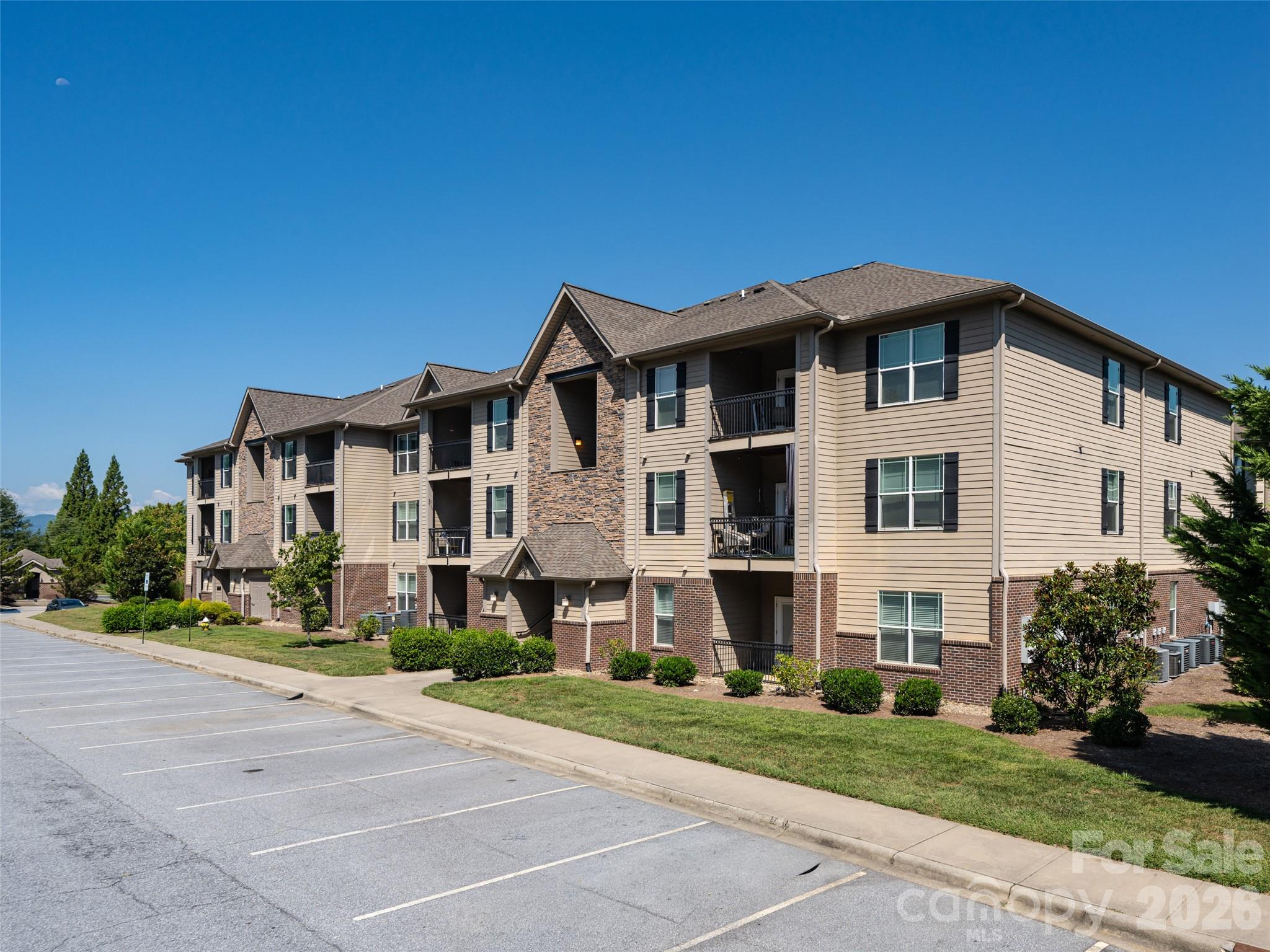 91 Brickton Village Circle 103 — photo