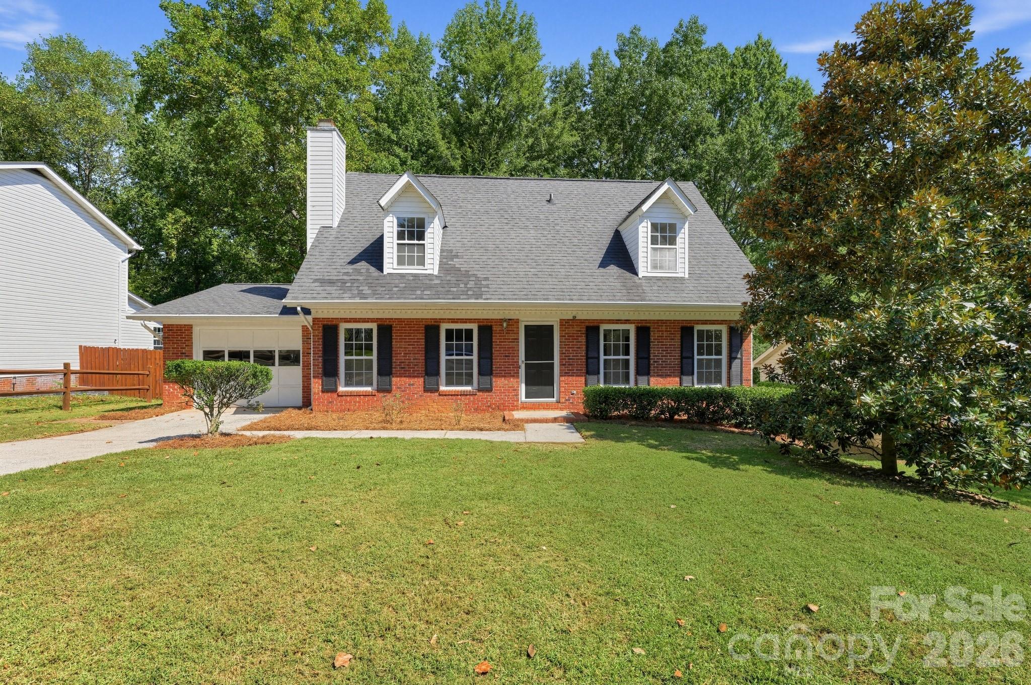 6240 Round Hill Road — photo