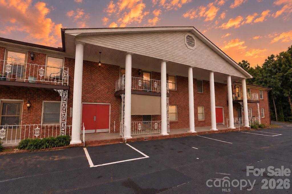 2102 S Main Street — photo