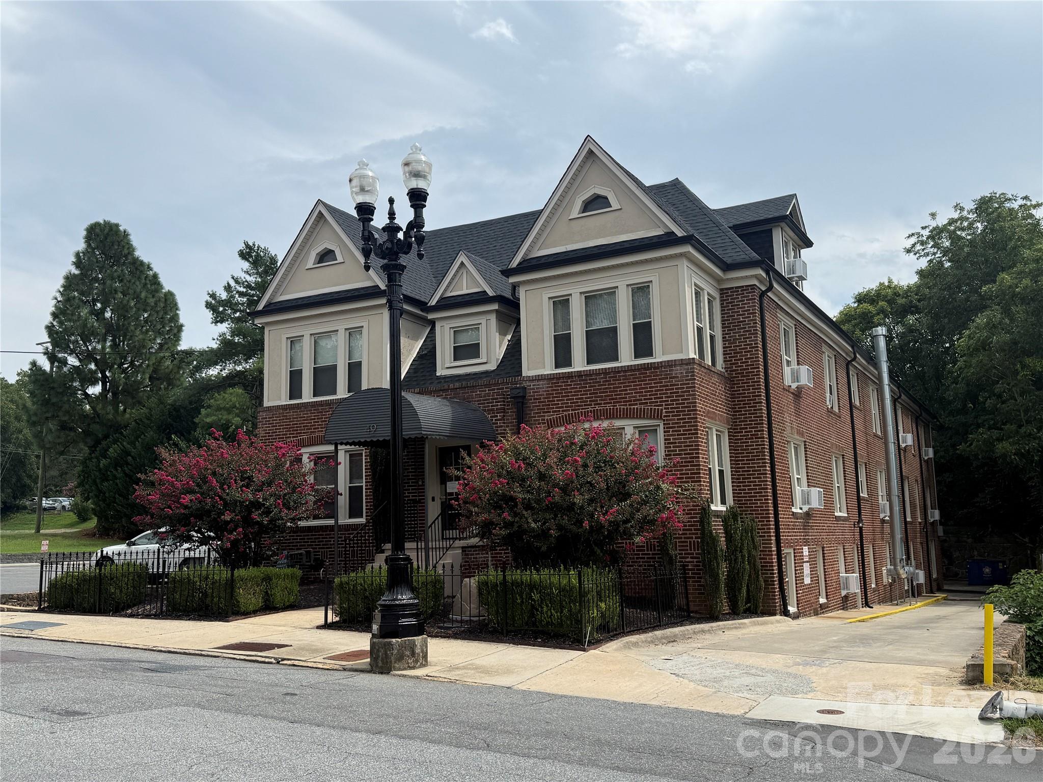 49 Corban Avenue SW 11 — photo