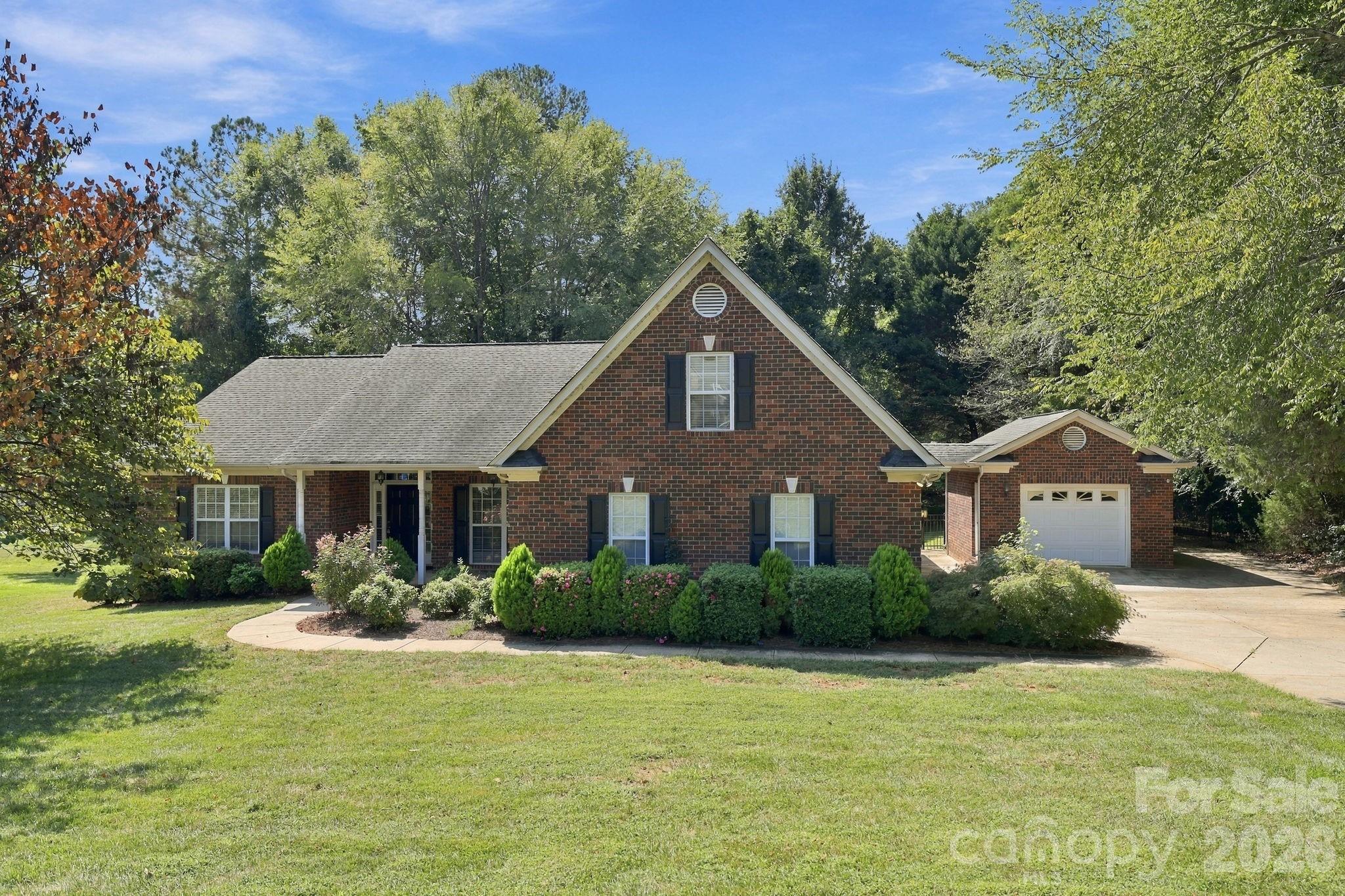5911 Sugarcane Court — photo