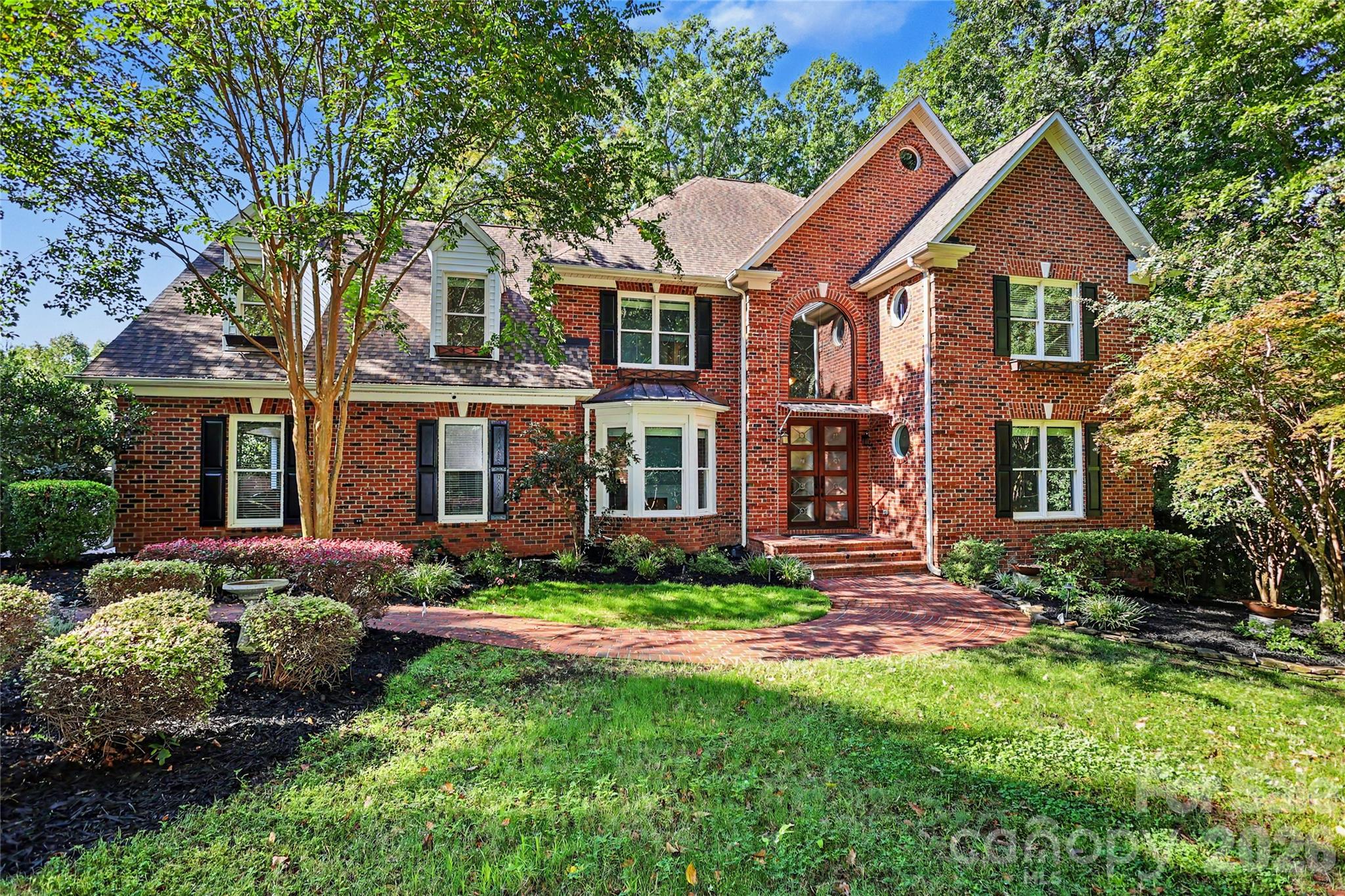 4320 Town And Country Drive — photo