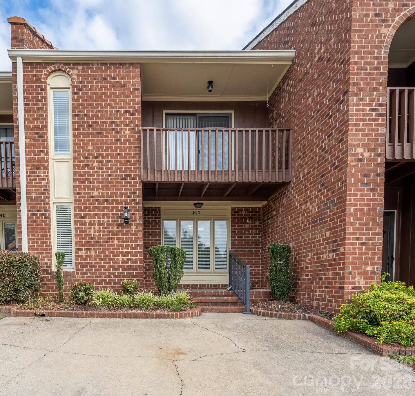 460 Camrose Circle NE — photo
