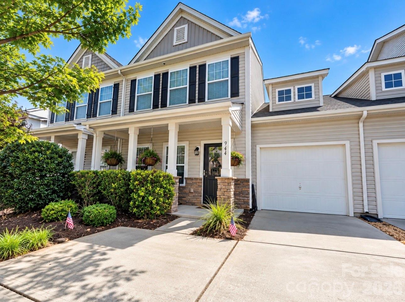 944 Summerlake Drive — photo
