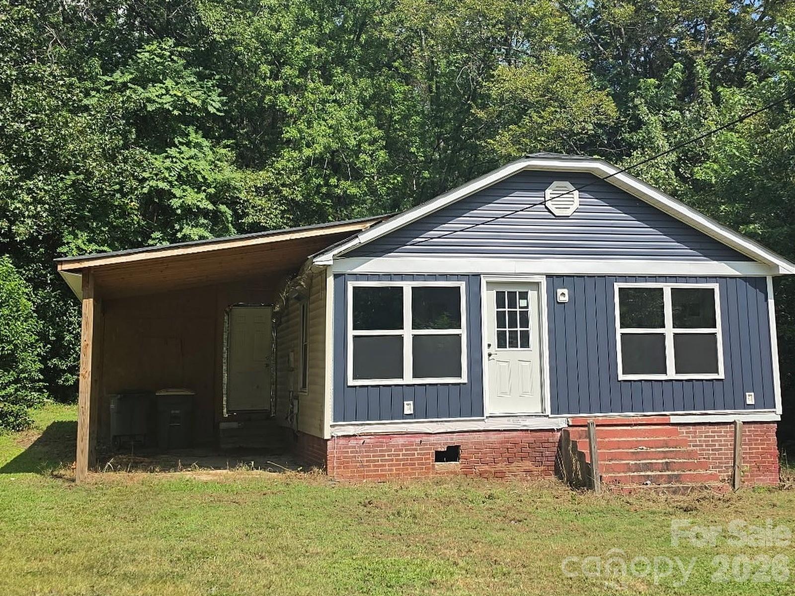 817 Skyland Street — photo