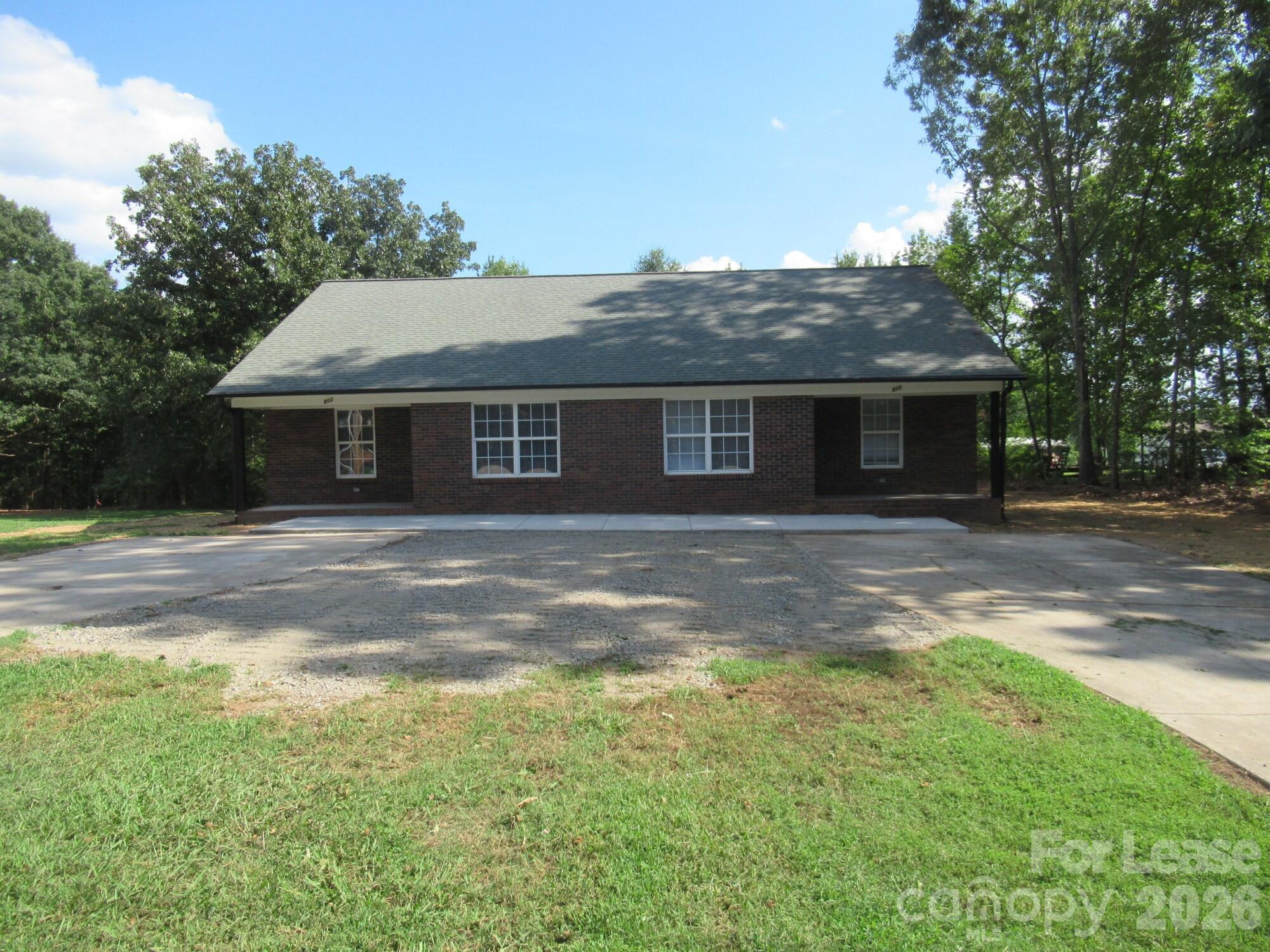 802 Horseshoe Lake Road — photo
