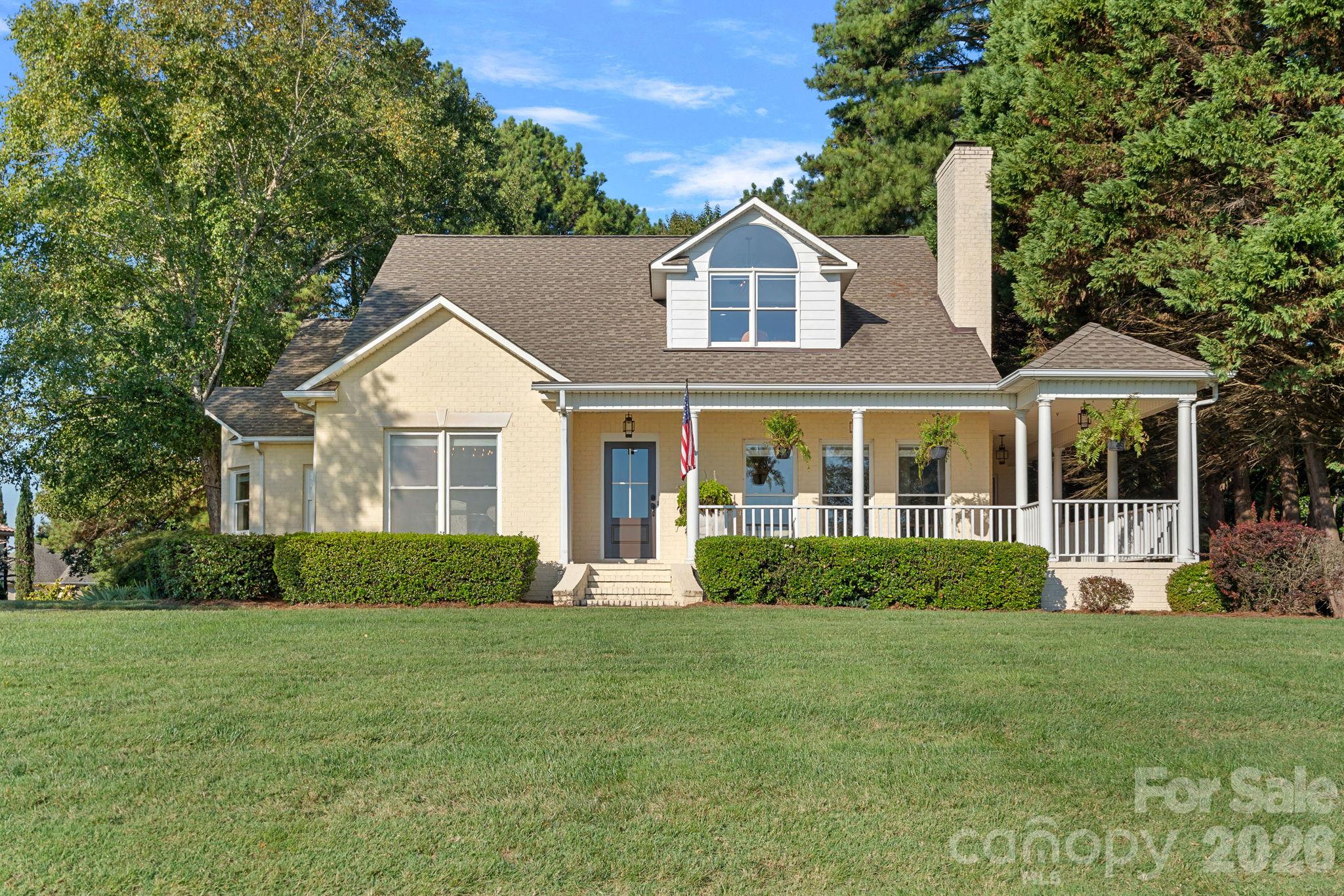8049 Ravenwood Lane — photo