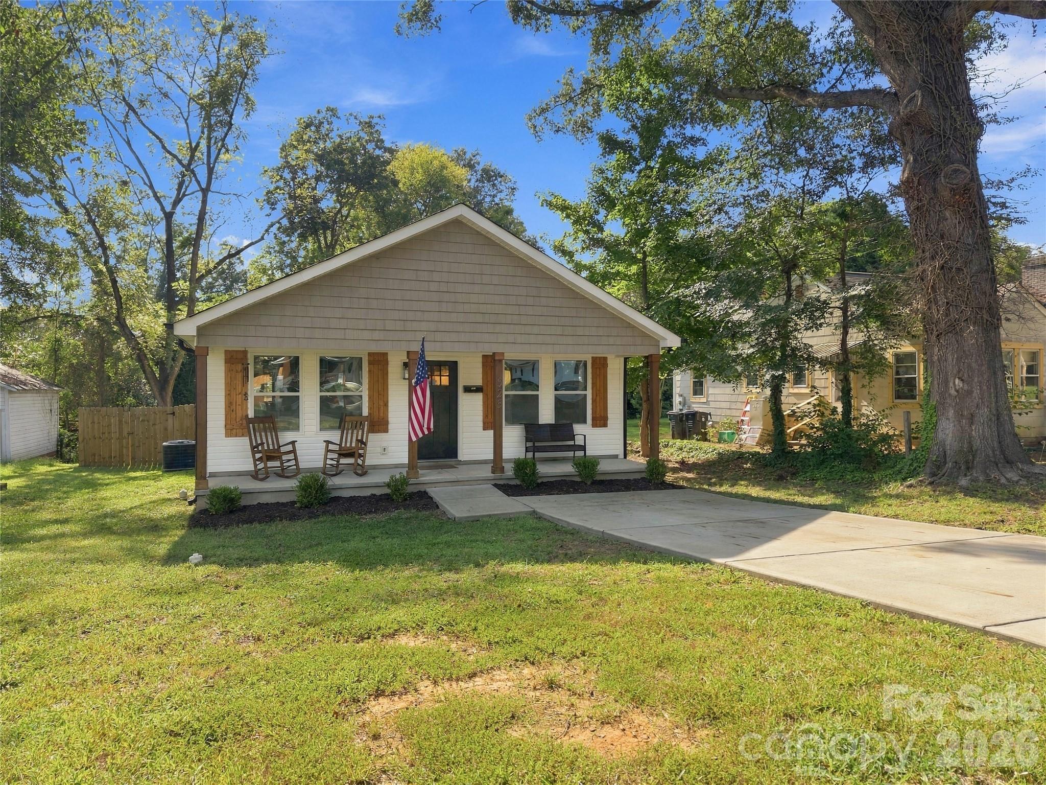 523 Gibson Drive NW — photo