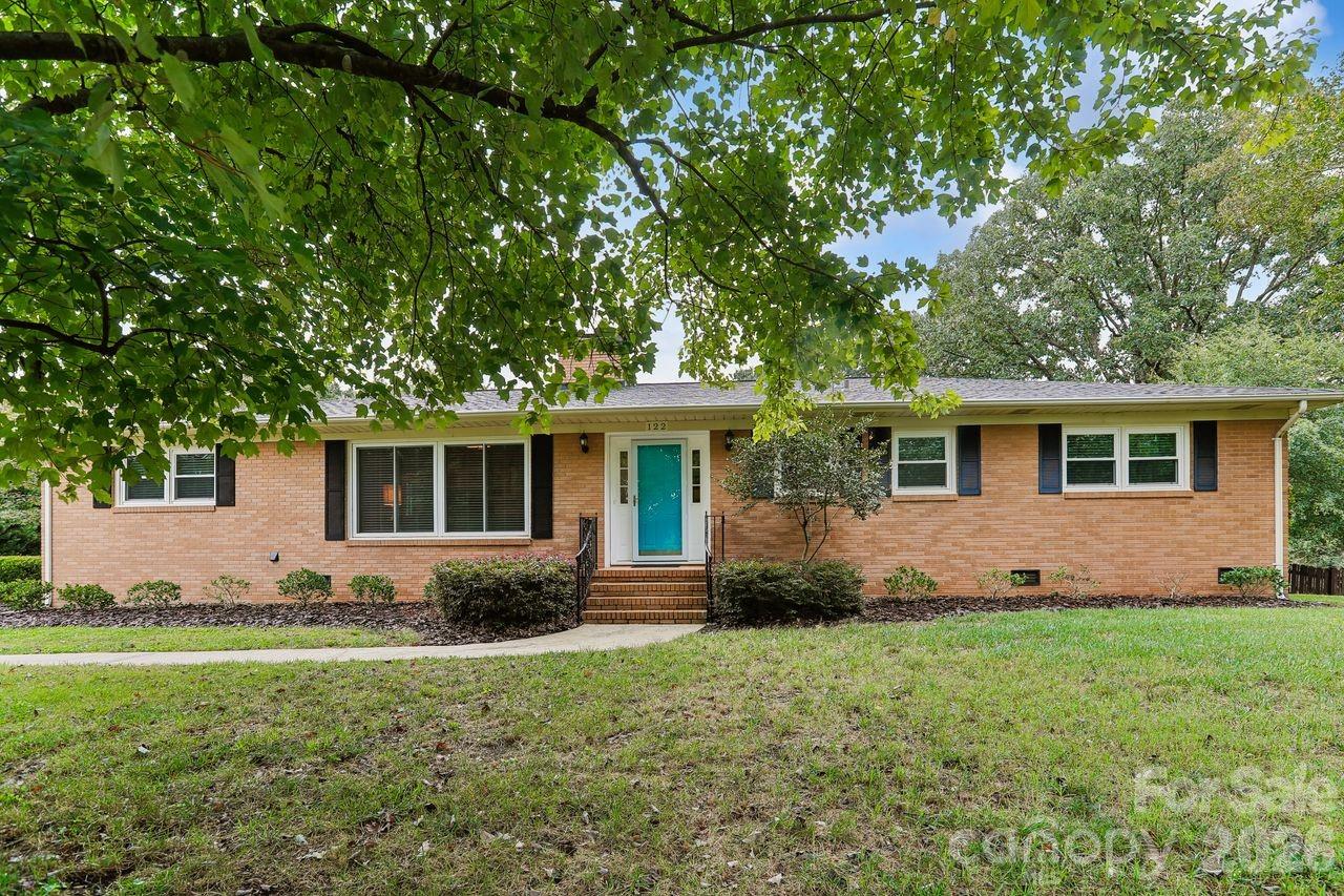 122 Chanticleer Court — photo