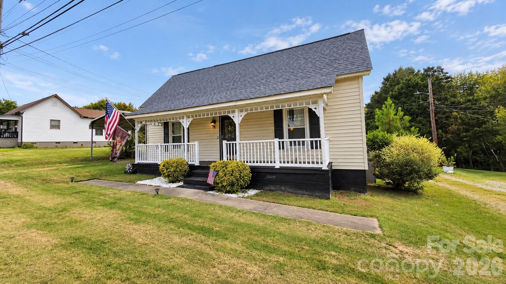 3481 Roberta Road — photo