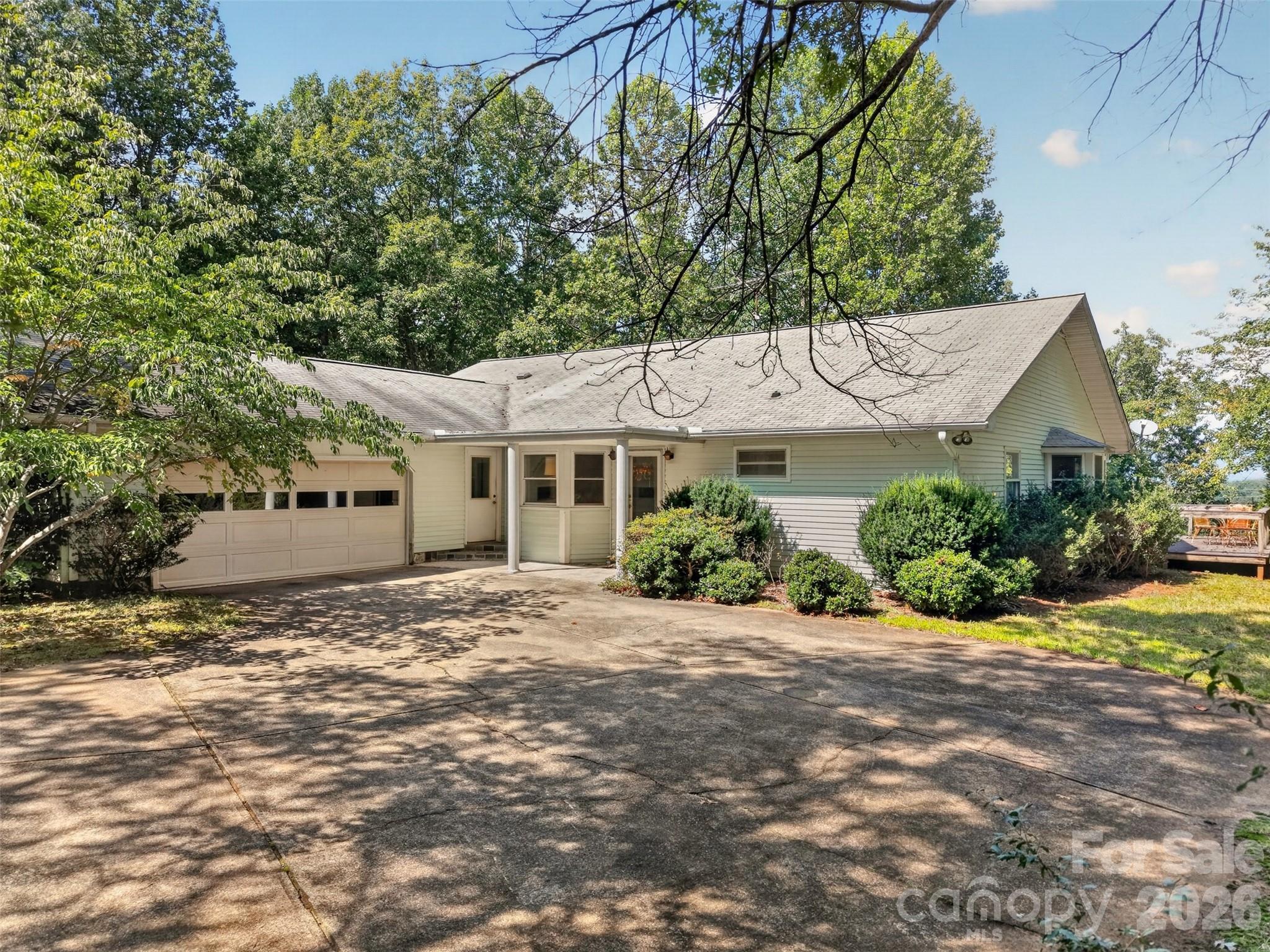 484 Briar Patch Lane — photo