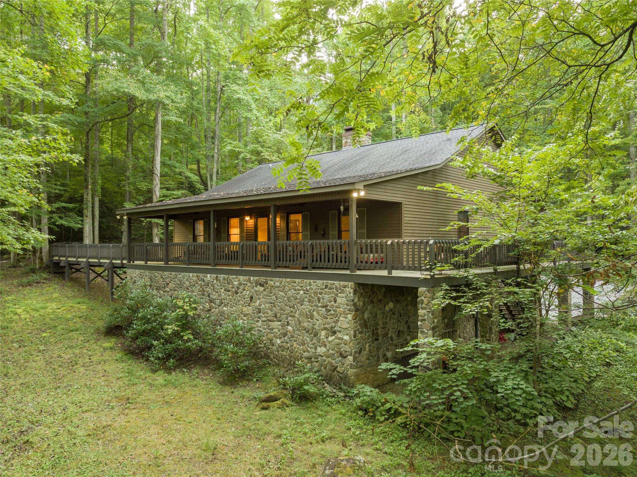 1221 Sam Cove — photo
