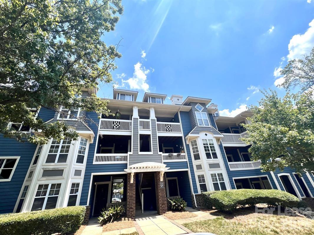 2209 Sumner Green Avenue I — photo
