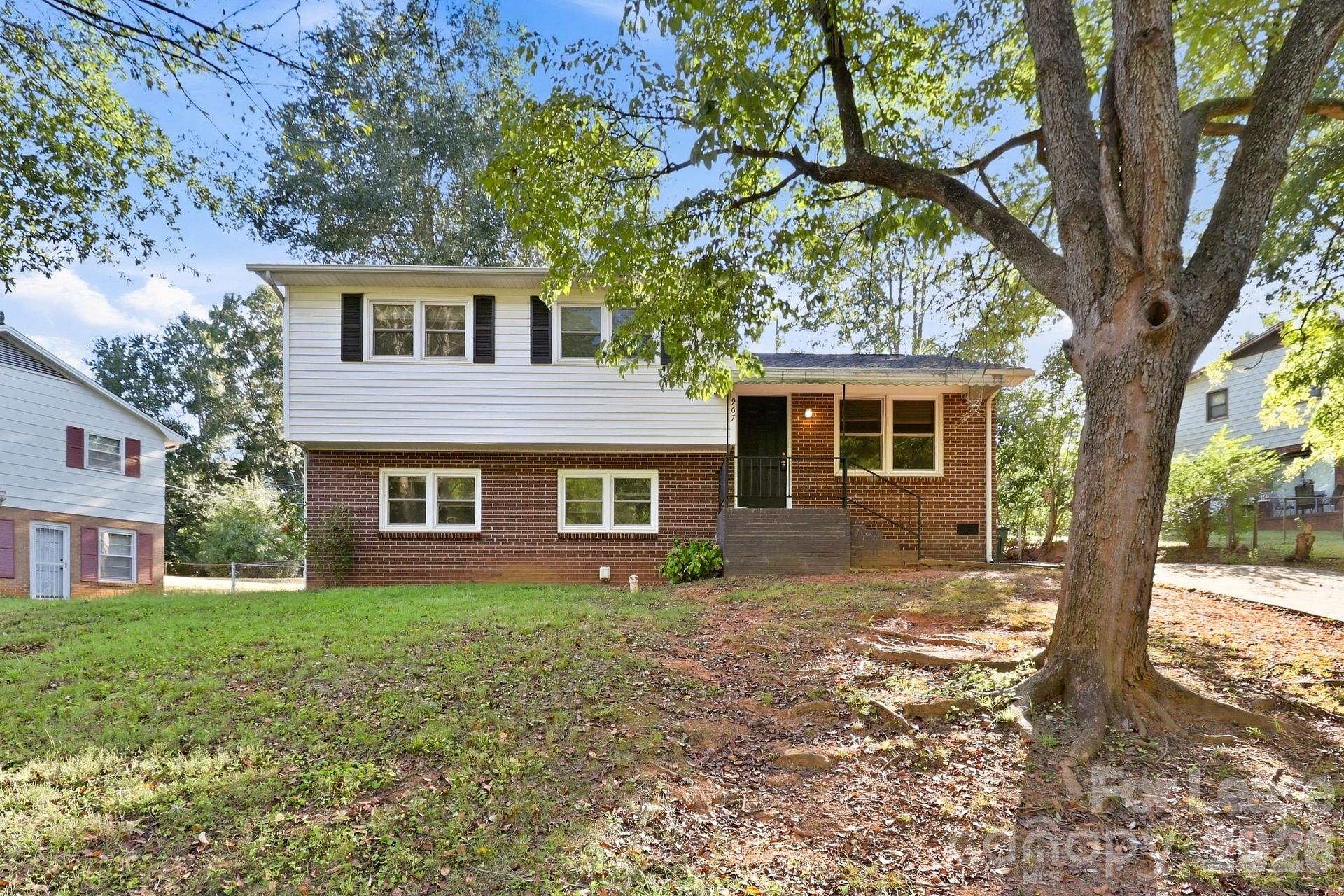 967 Canterbury Court — photo