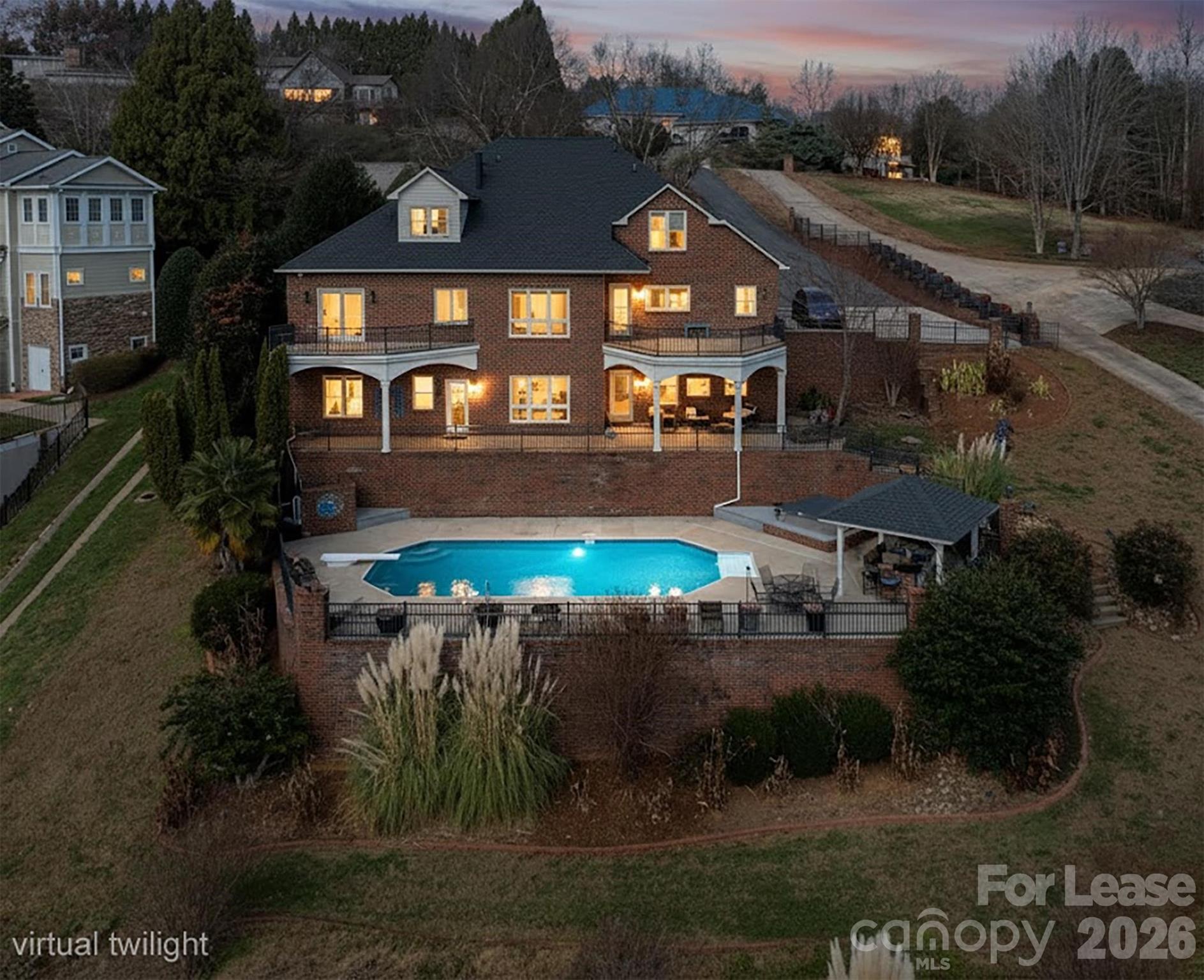 121 Pleasant Pointe Drive — photo