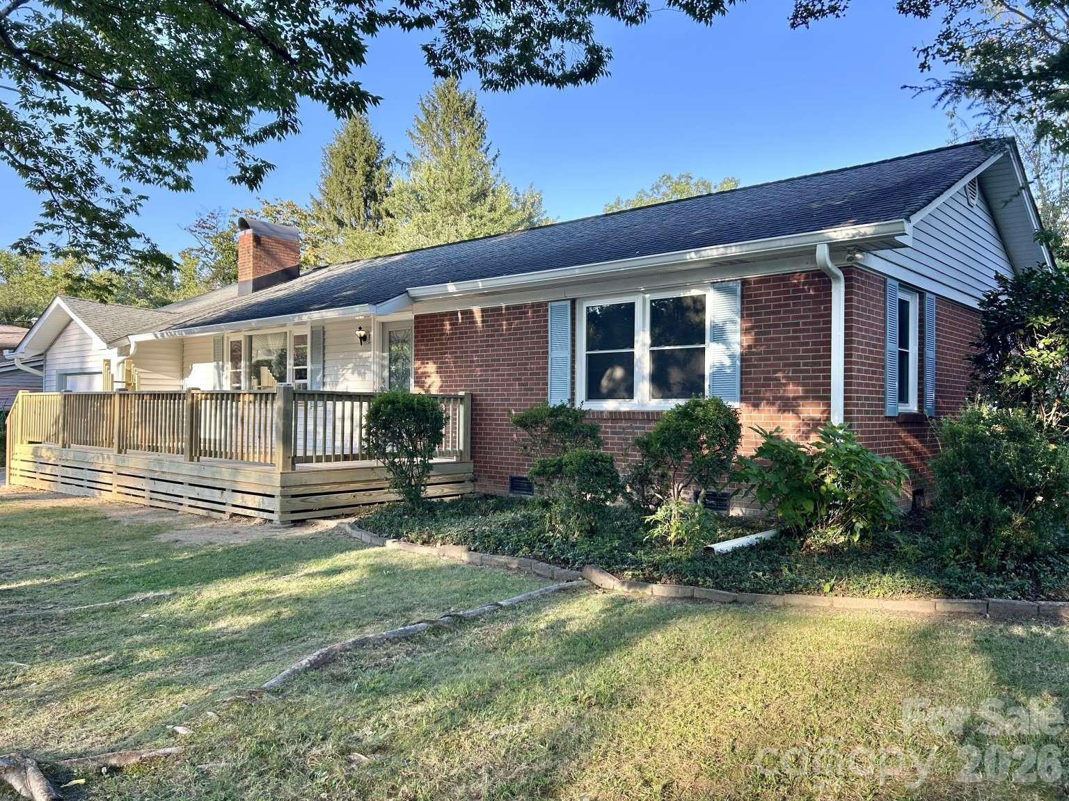 1225 Pinebrook Circle — photo