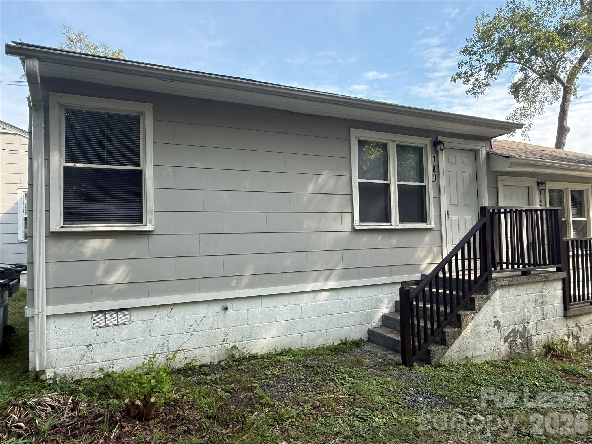 100 E Bradley Street — photo
