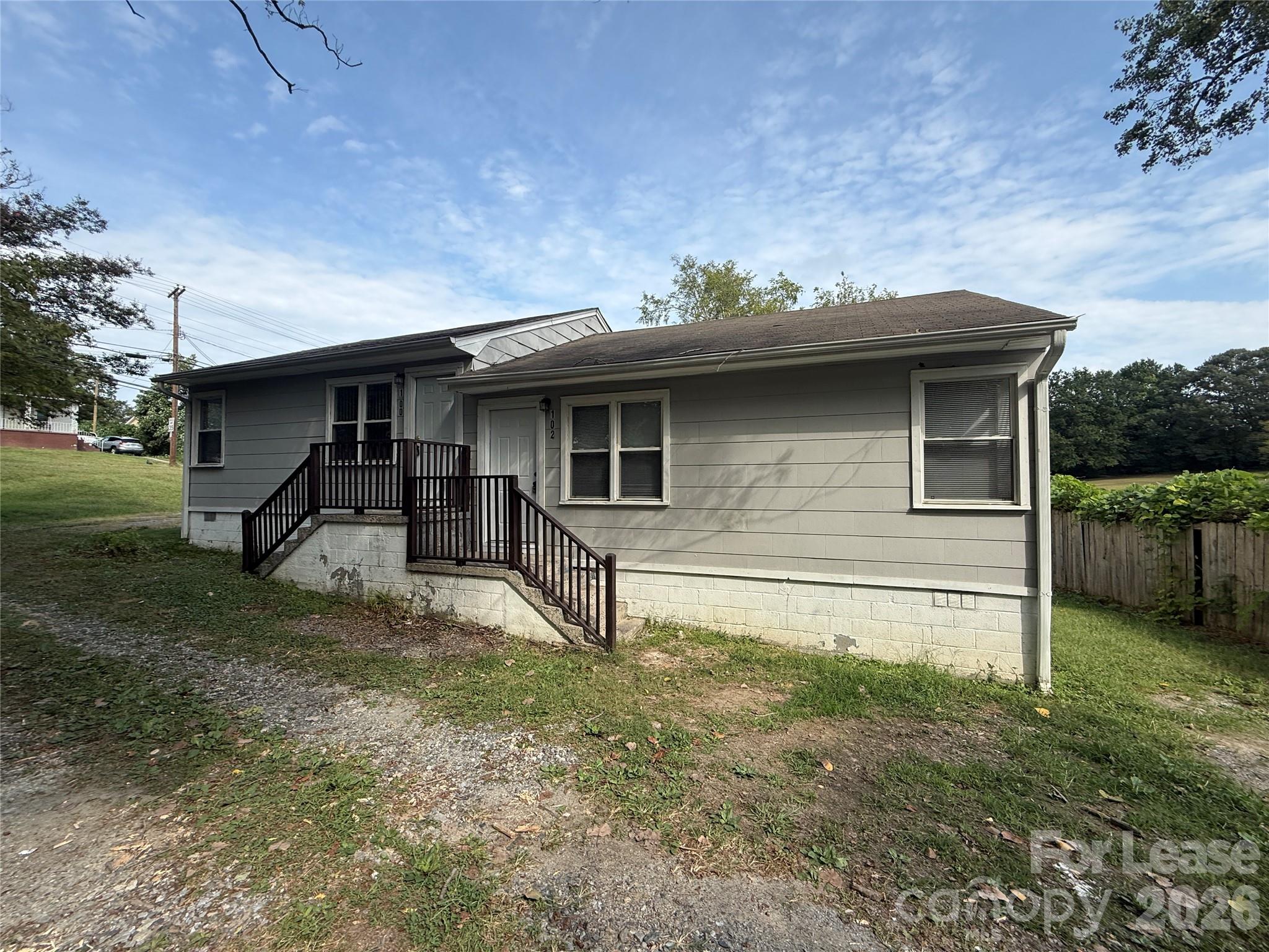 102 E Bradley Street — photo