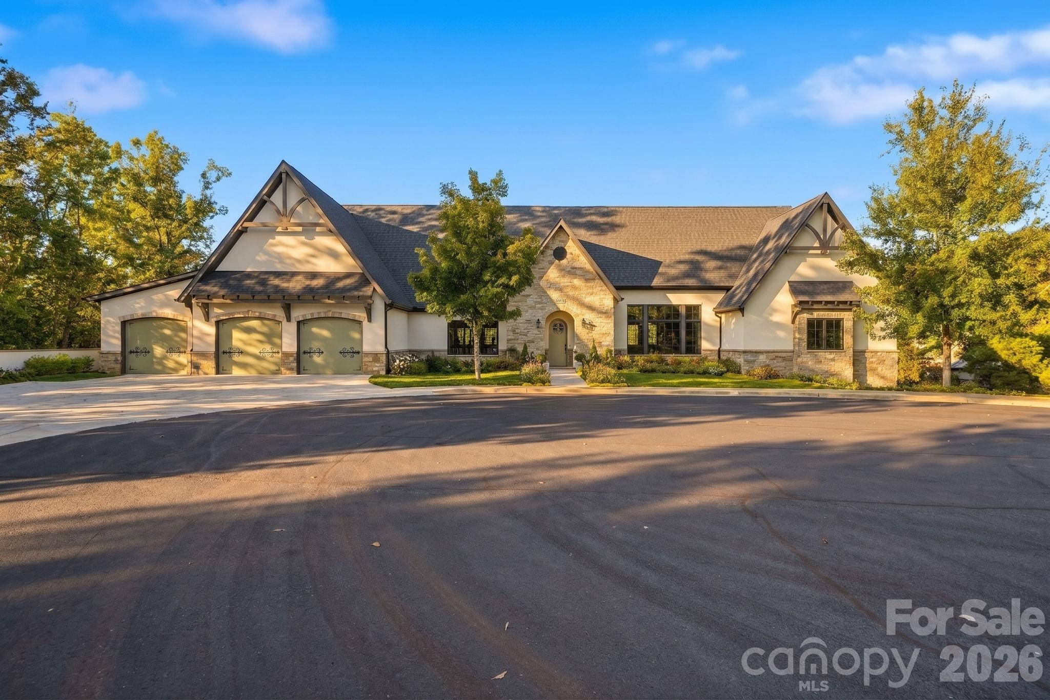 21 Evian Court — photo