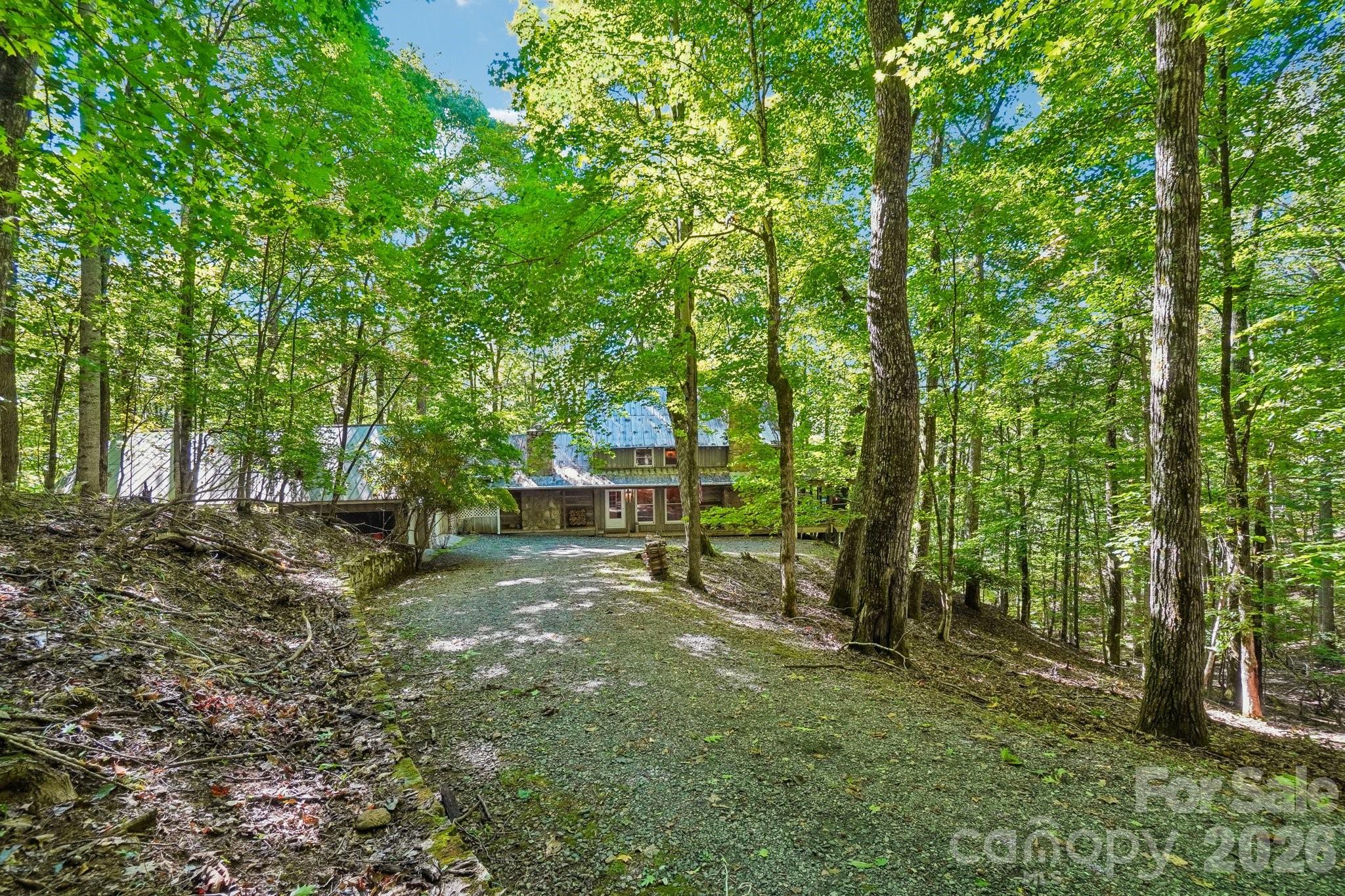 624 Fox Den Road — photo
