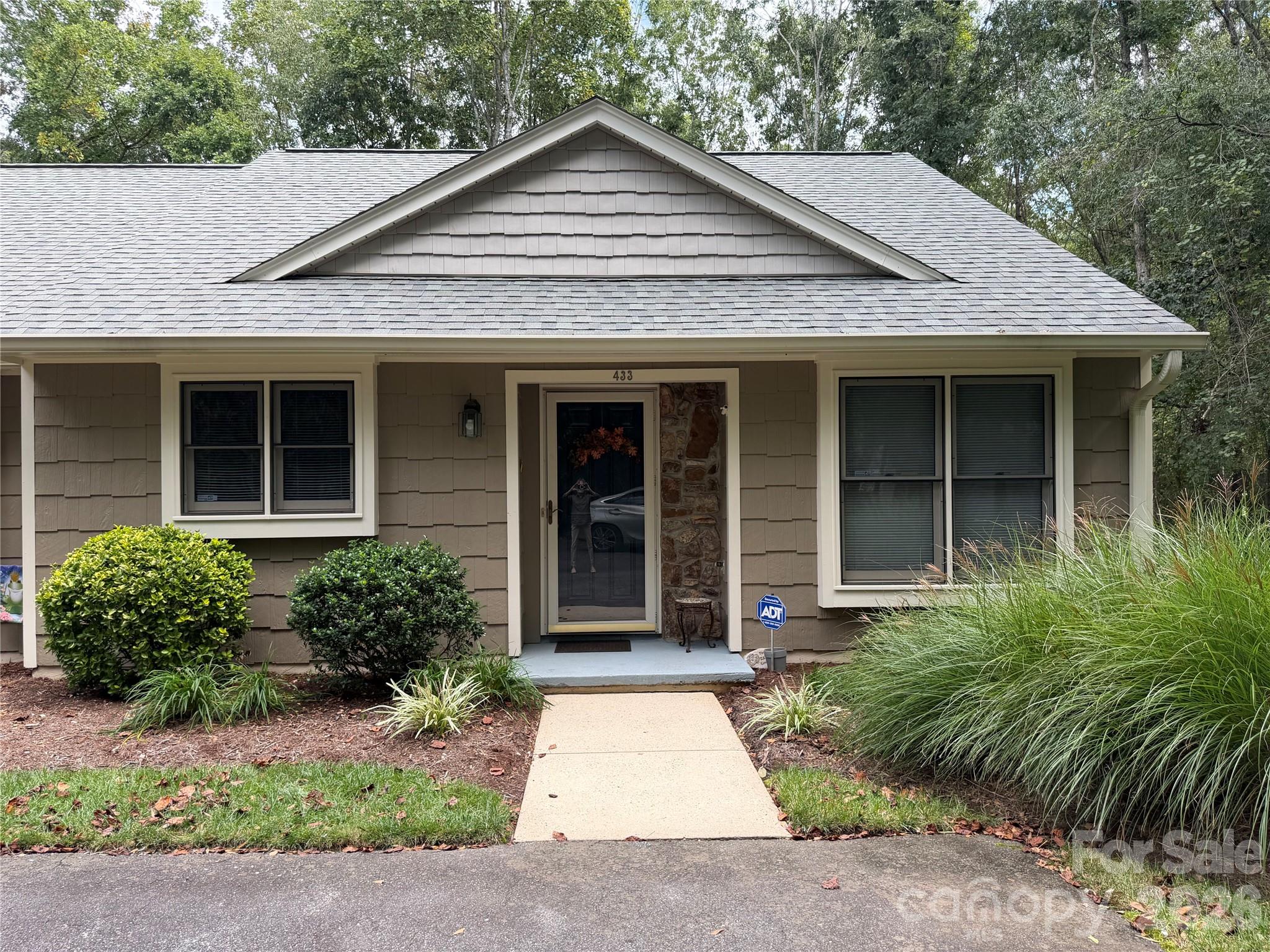 433 19th Avenue Court NE 14 — photo
