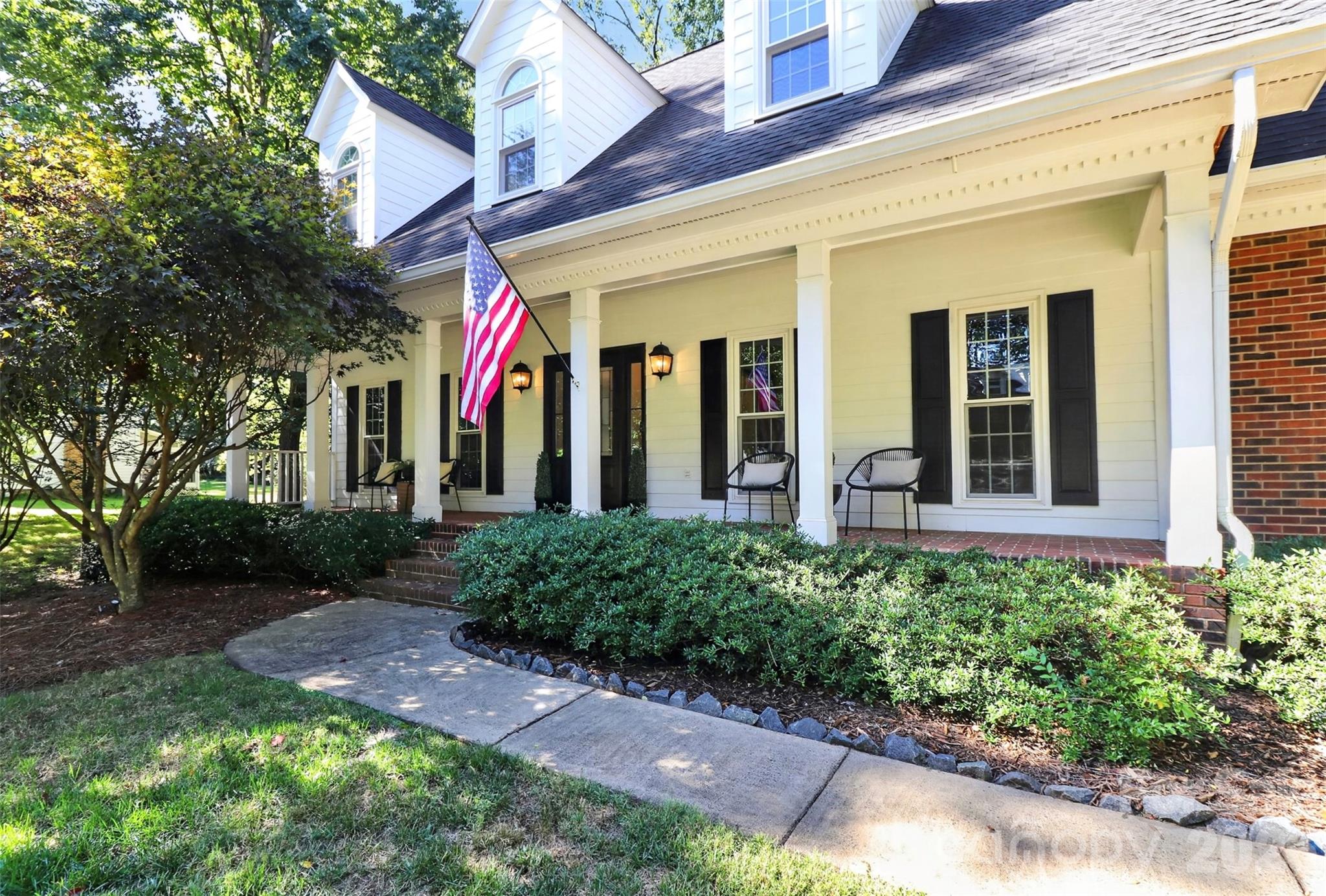 6128 Lake Providence Lane — photo